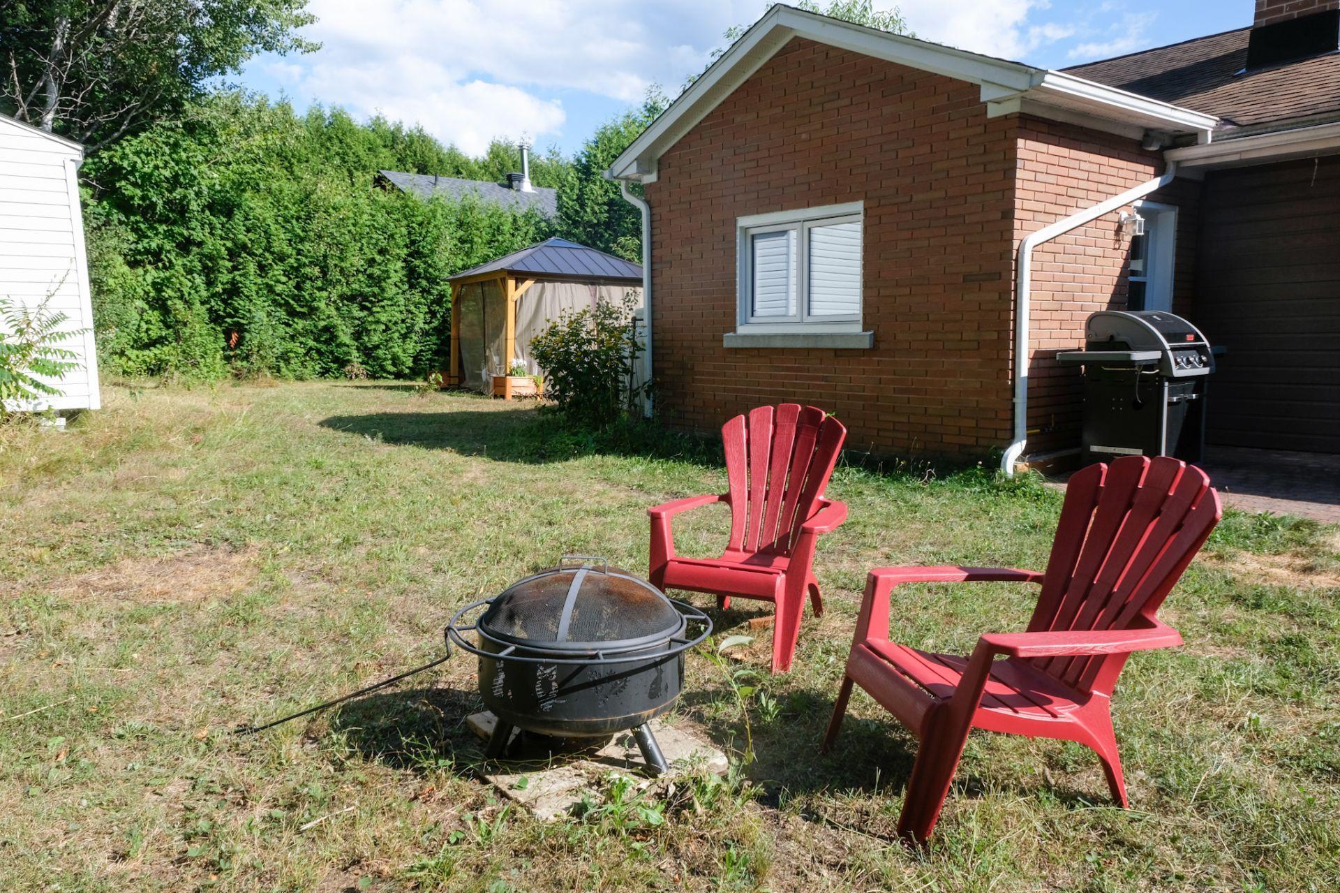 









5


Rue Cloutier

,
Sainte-Agathe-des-Monts,




QC
J8C1C8

