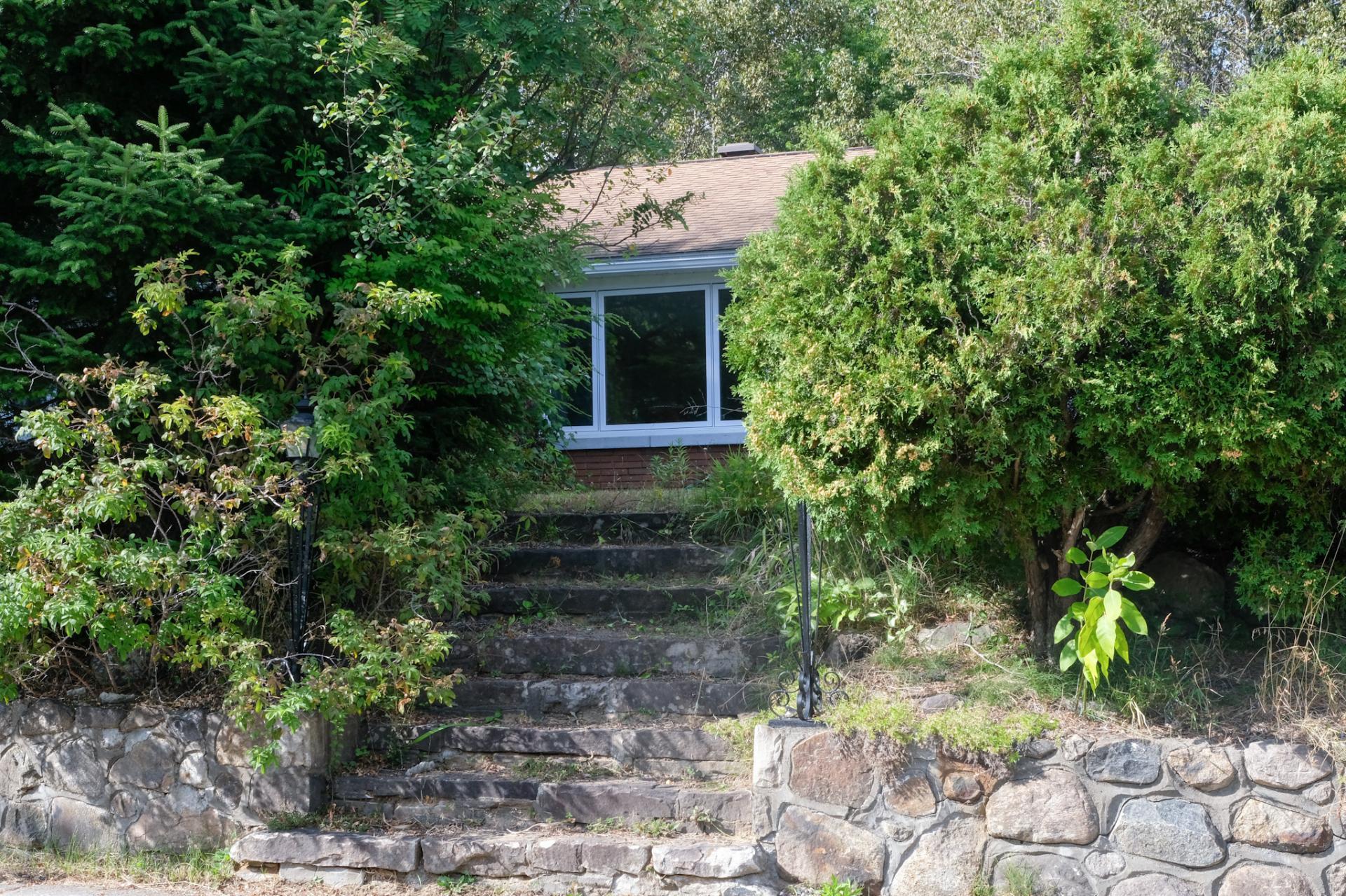 









5


Rue Cloutier

,
Sainte-Agathe-des-Monts,




QC
J8C1C8

