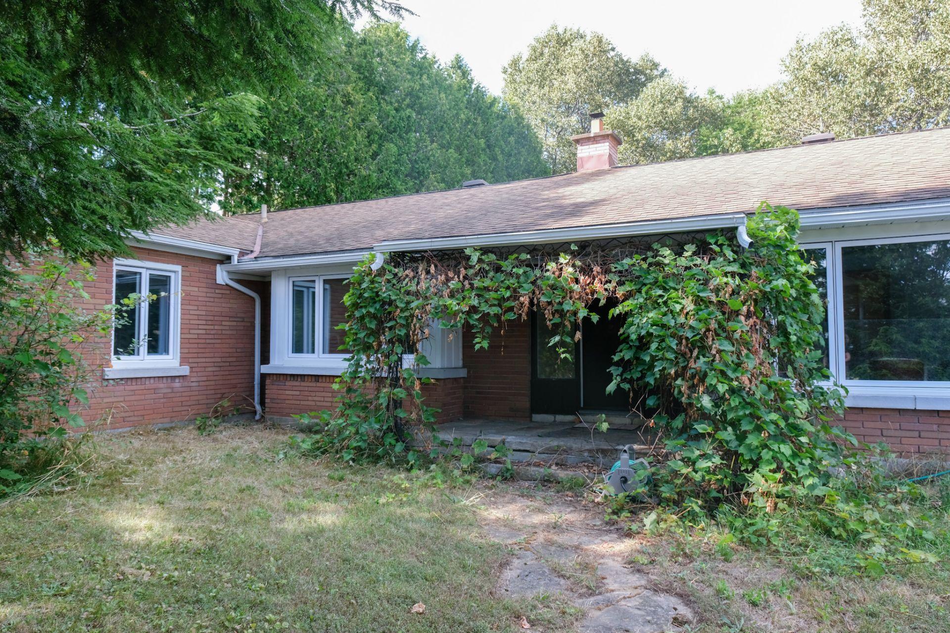 









5


Rue Cloutier

,
Sainte-Agathe-des-Monts,




QC
J8C1C8

