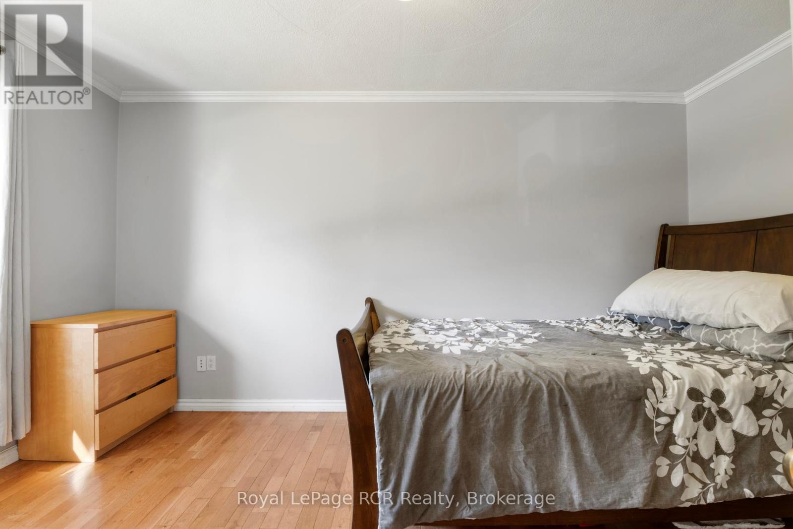 












141 NORTH WATER STREET W

,
Wellington North (Mount Forest),




Ontario
N0G2L3

