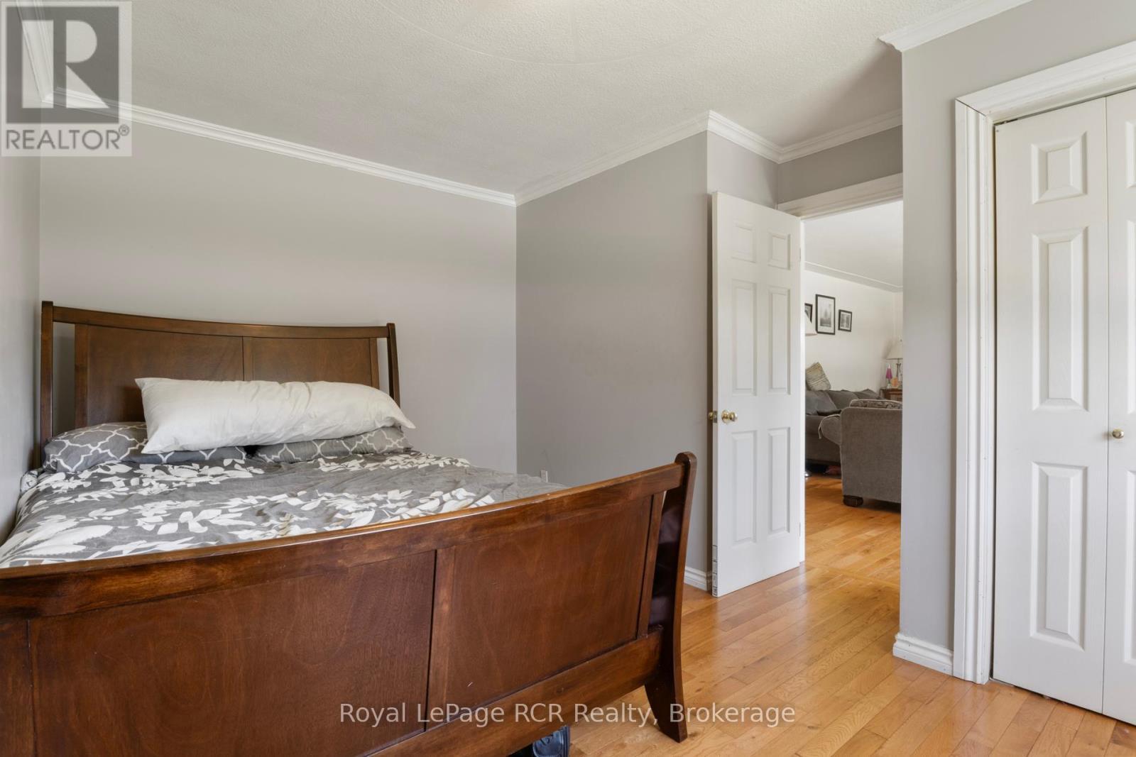 












141 NORTH WATER STREET W

,
Wellington North (Mount Forest),




Ontario
N0G2L3

