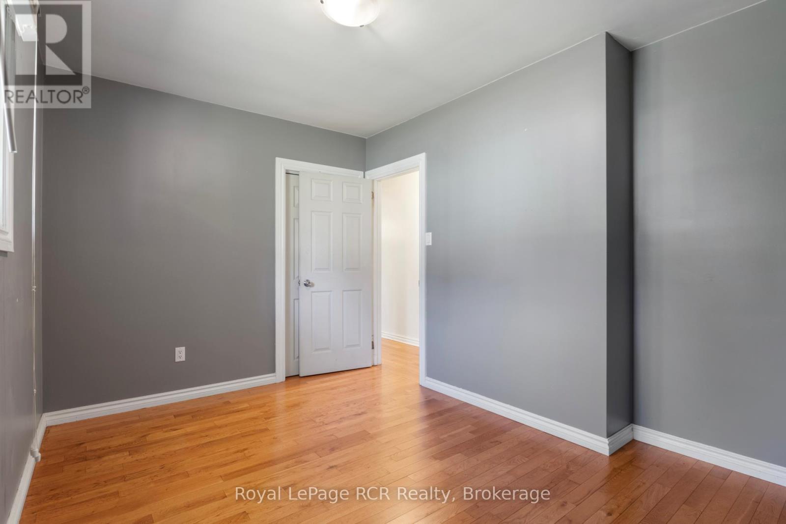 












141 NORTH WATER STREET W

,
Wellington North (Mount Forest),




Ontario
N0G2L3

