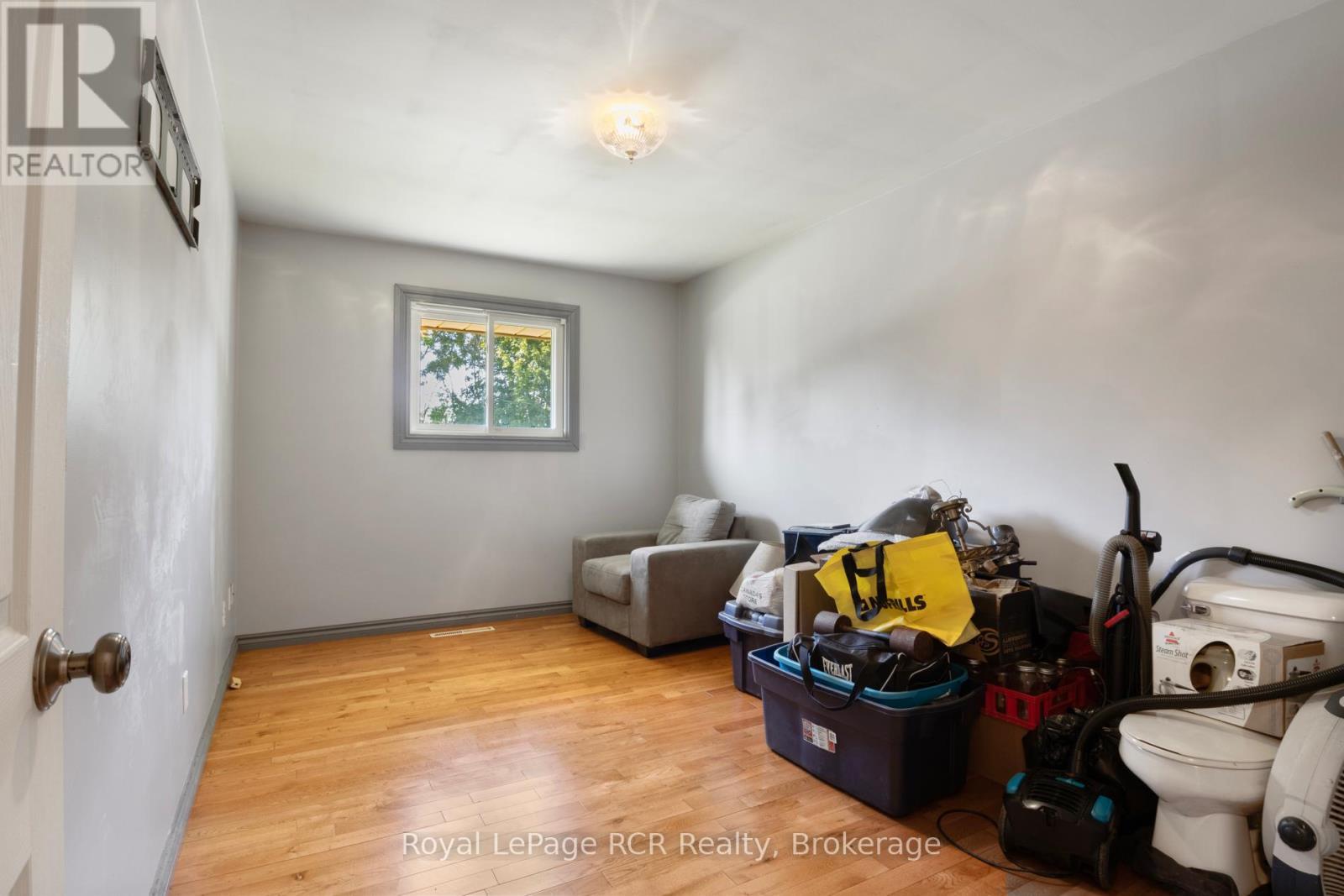 












141 NORTH WATER STREET W

,
Wellington North (Mount Forest),




Ontario
N0G2L3

