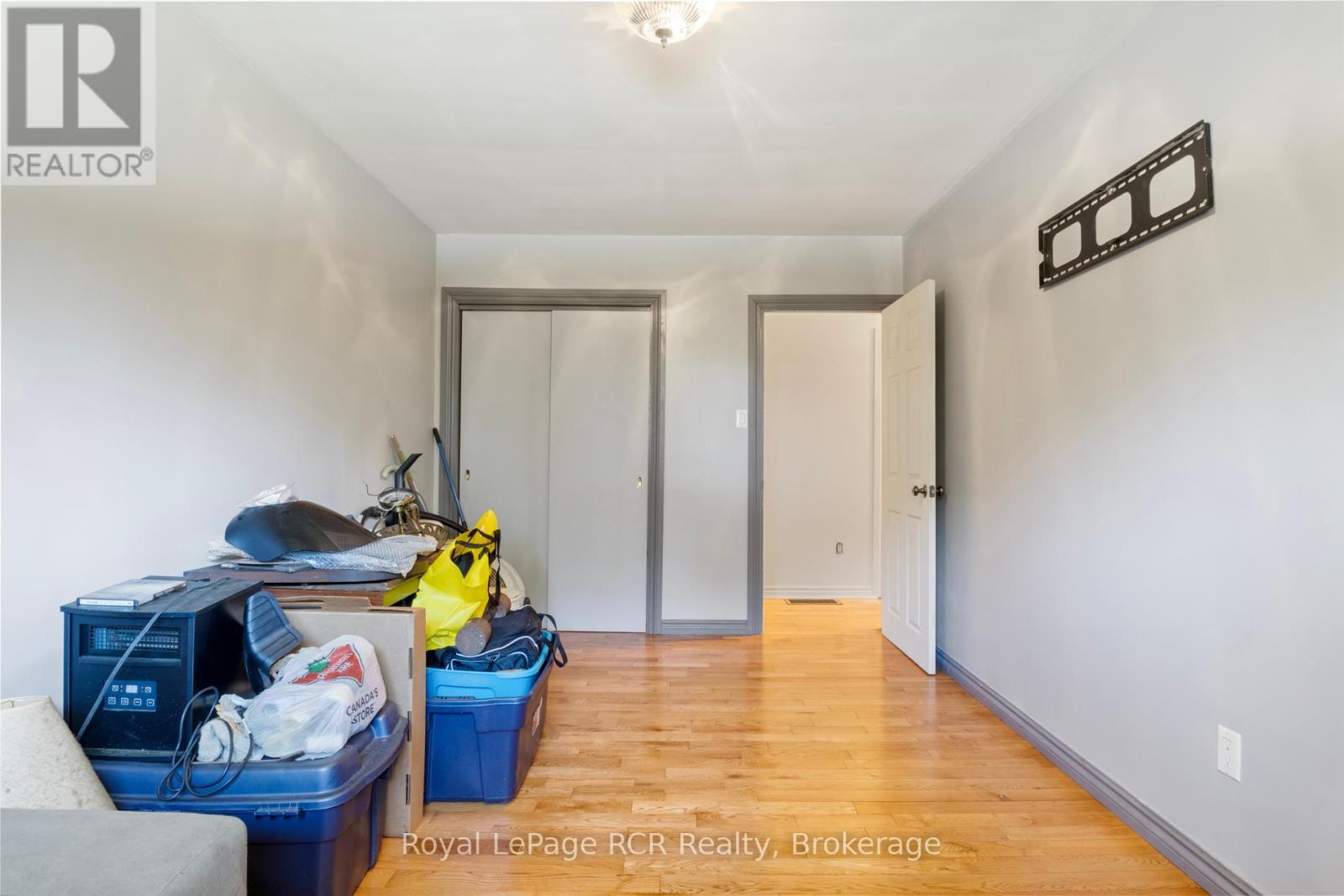 












141 NORTH WATER STREET W

,
Wellington North (Mount Forest),




Ontario
N0G2L3

