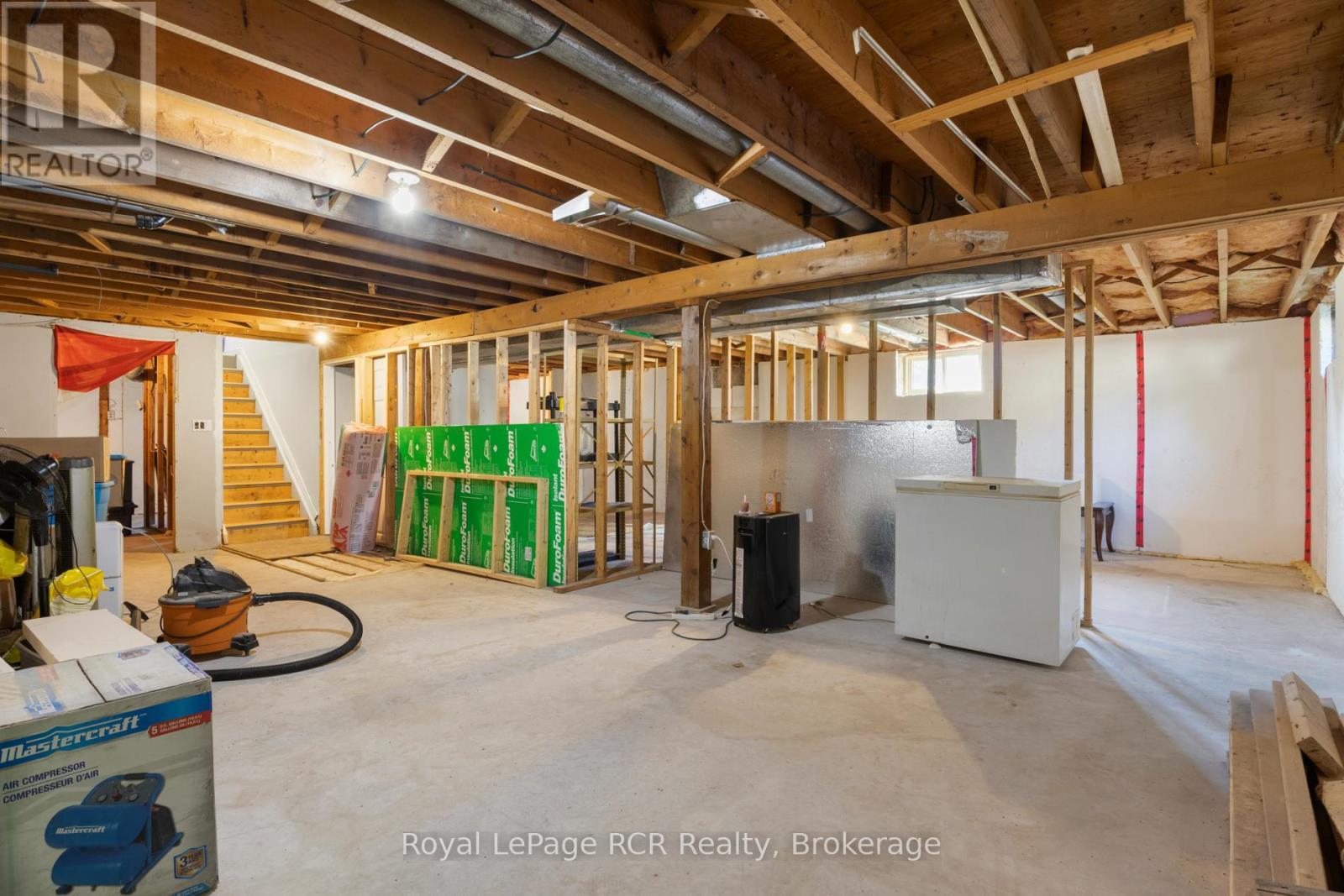 












141 NORTH WATER STREET W

,
Wellington North (Mount Forest),




Ontario
N0G2L3

