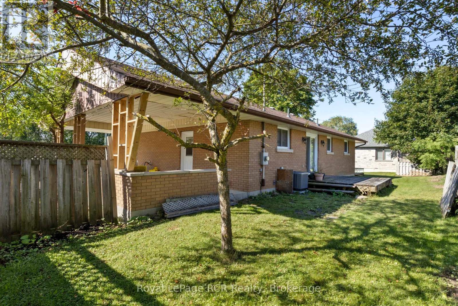 












141 NORTH WATER STREET W

,
Wellington North (Mount Forest),




Ontario
N0G2L3

