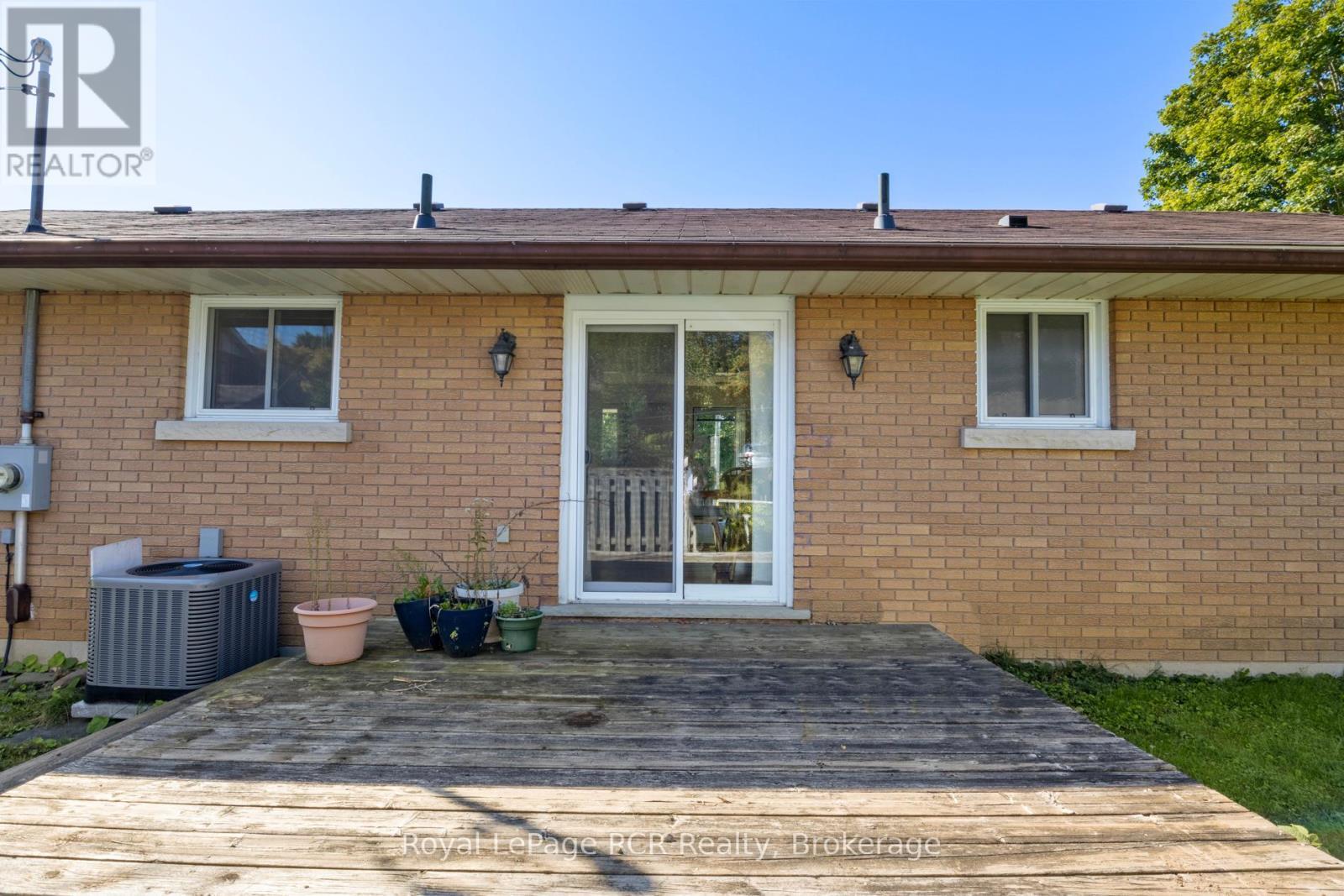 












141 NORTH WATER STREET W

,
Wellington North (Mount Forest),




Ontario
N0G2L3


