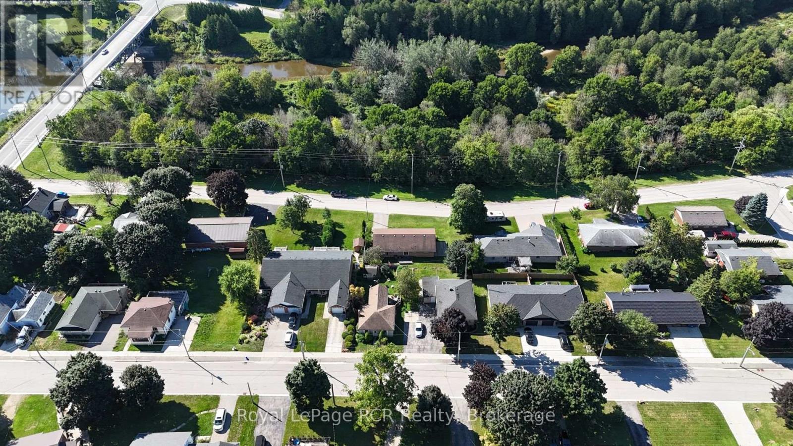 












141 NORTH WATER STREET W

,
Wellington North (Mount Forest),




Ontario
N0G2L3

