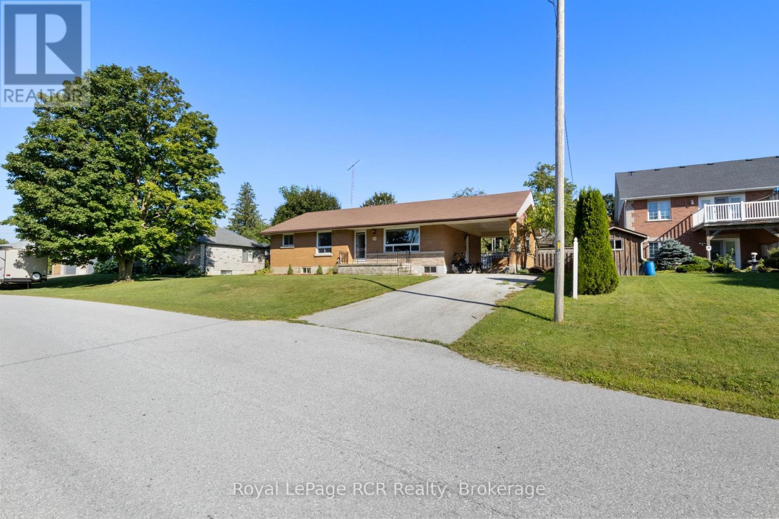 












141 NORTH WATER STREET W

,
Wellington North (Mount Forest),




Ontario
N0G2L3

