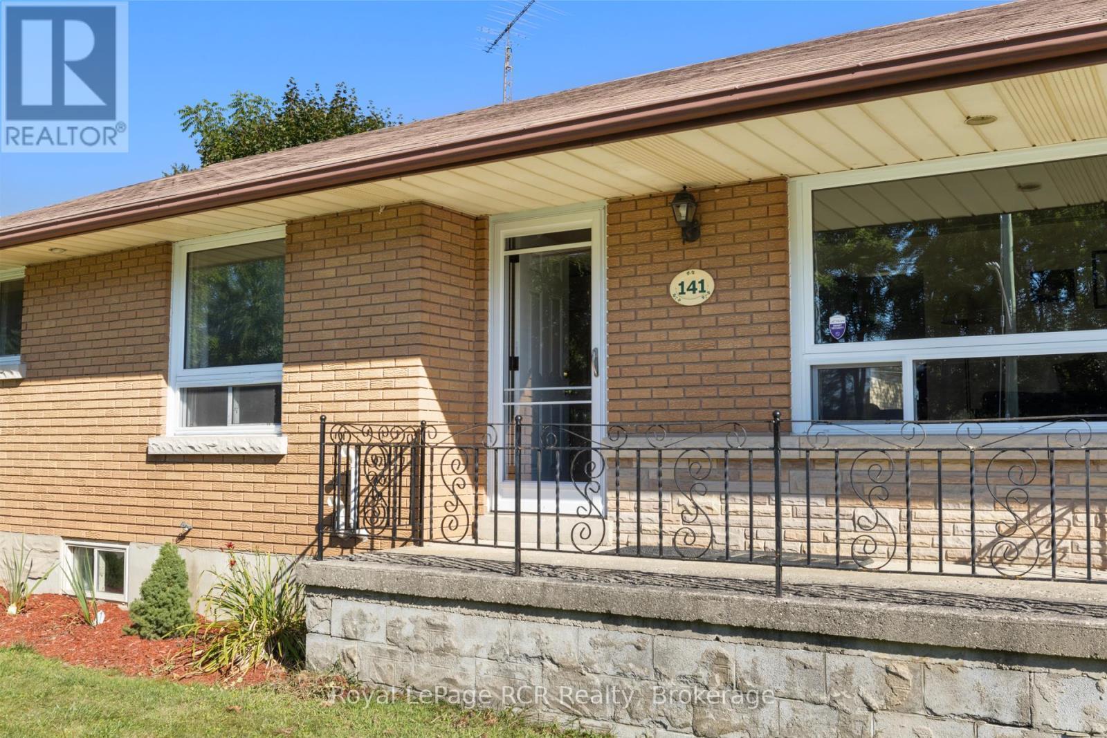 












141 NORTH WATER STREET W

,
Wellington North (Mount Forest),




Ontario
N0G2L3

