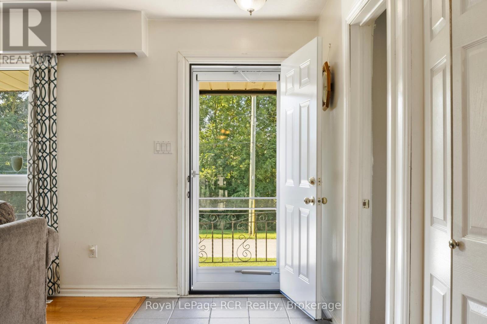 












141 NORTH WATER STREET W

,
Wellington North (Mount Forest),




Ontario
N0G2L3

