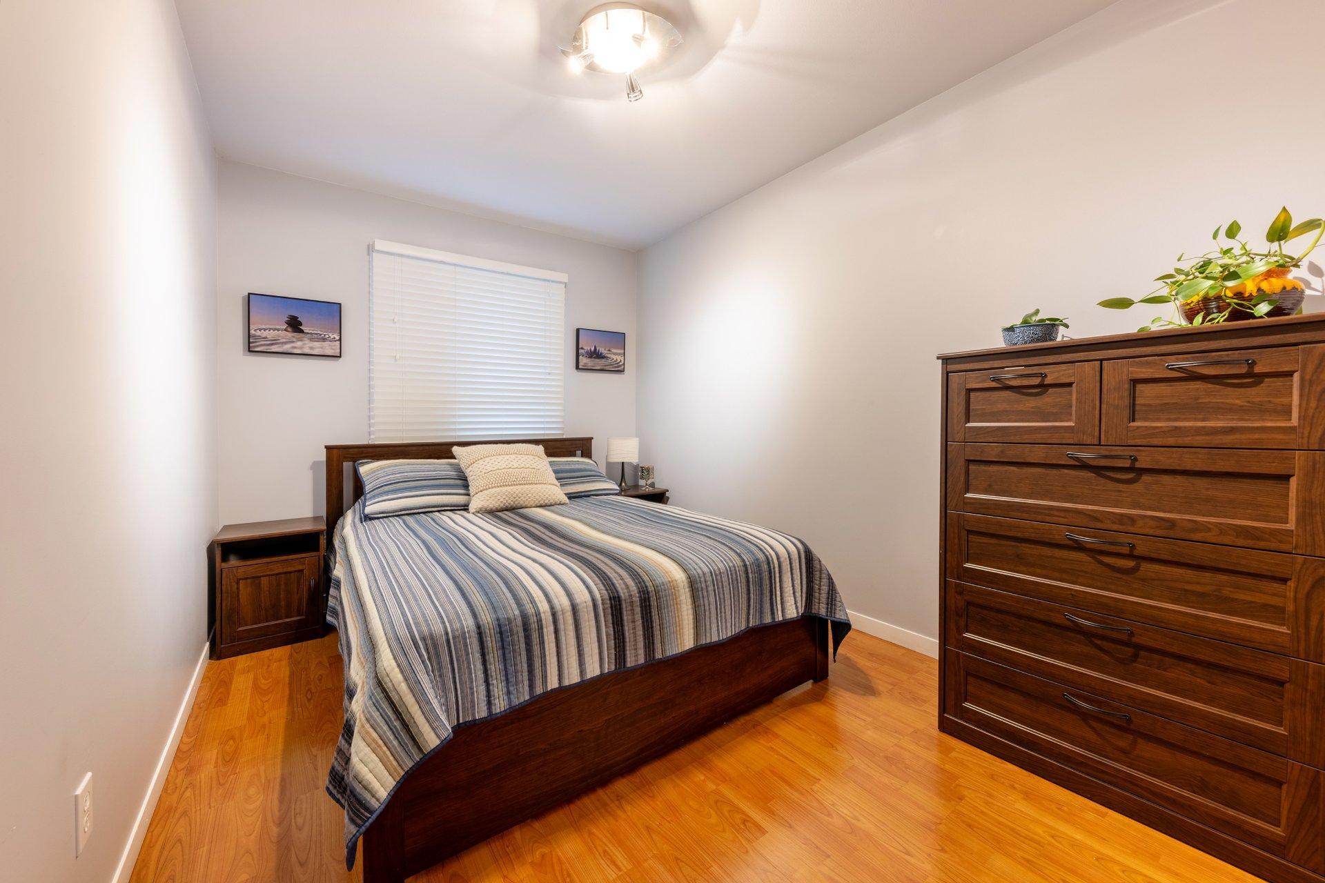 









10056


Rue Sylvain-Garneau

,
Montréal (Rivière-des-Prairies/Pointe-aux-Trembles),




QC
H1C2G3

