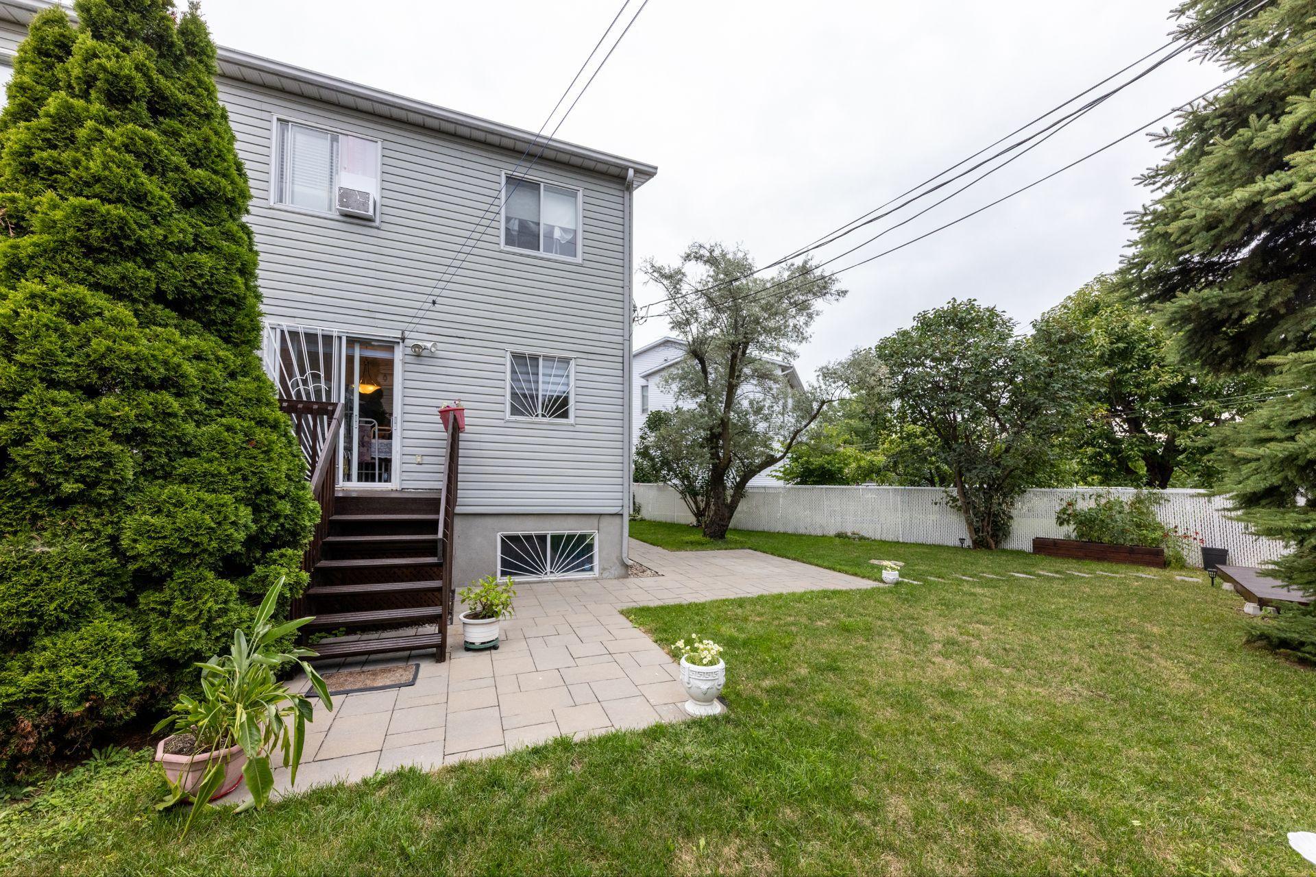 









10056


Rue Sylvain-Garneau

,
Montréal (Rivière-des-Prairies/Pointe-aux-Trembles),




QC
H1C2G3


