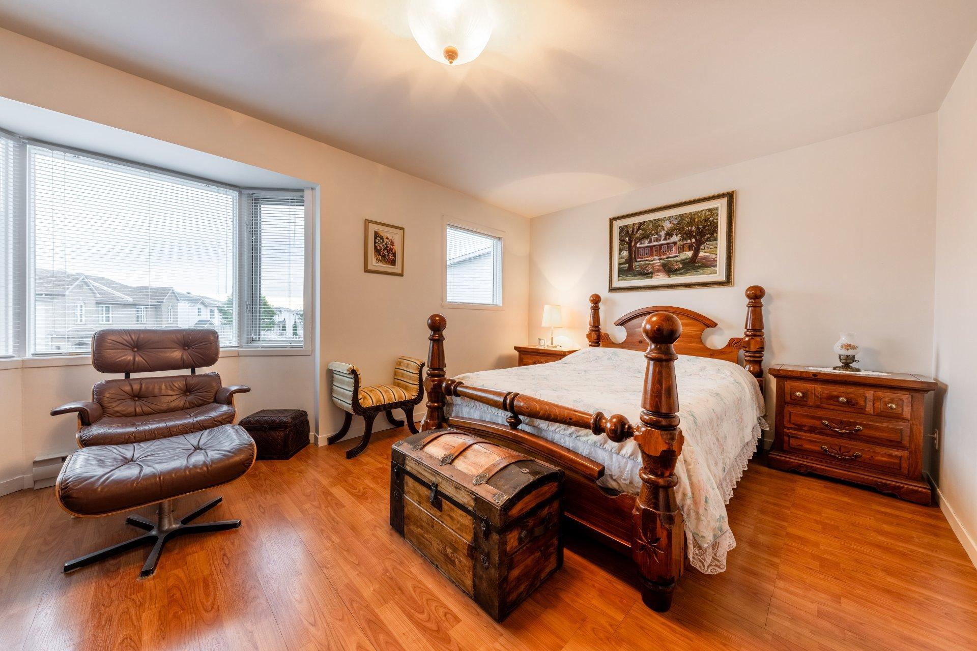 









10056


Rue Sylvain-Garneau

,
Montréal (Rivière-des-Prairies/Pointe-aux-Trembles),




QC
H1C2G3

