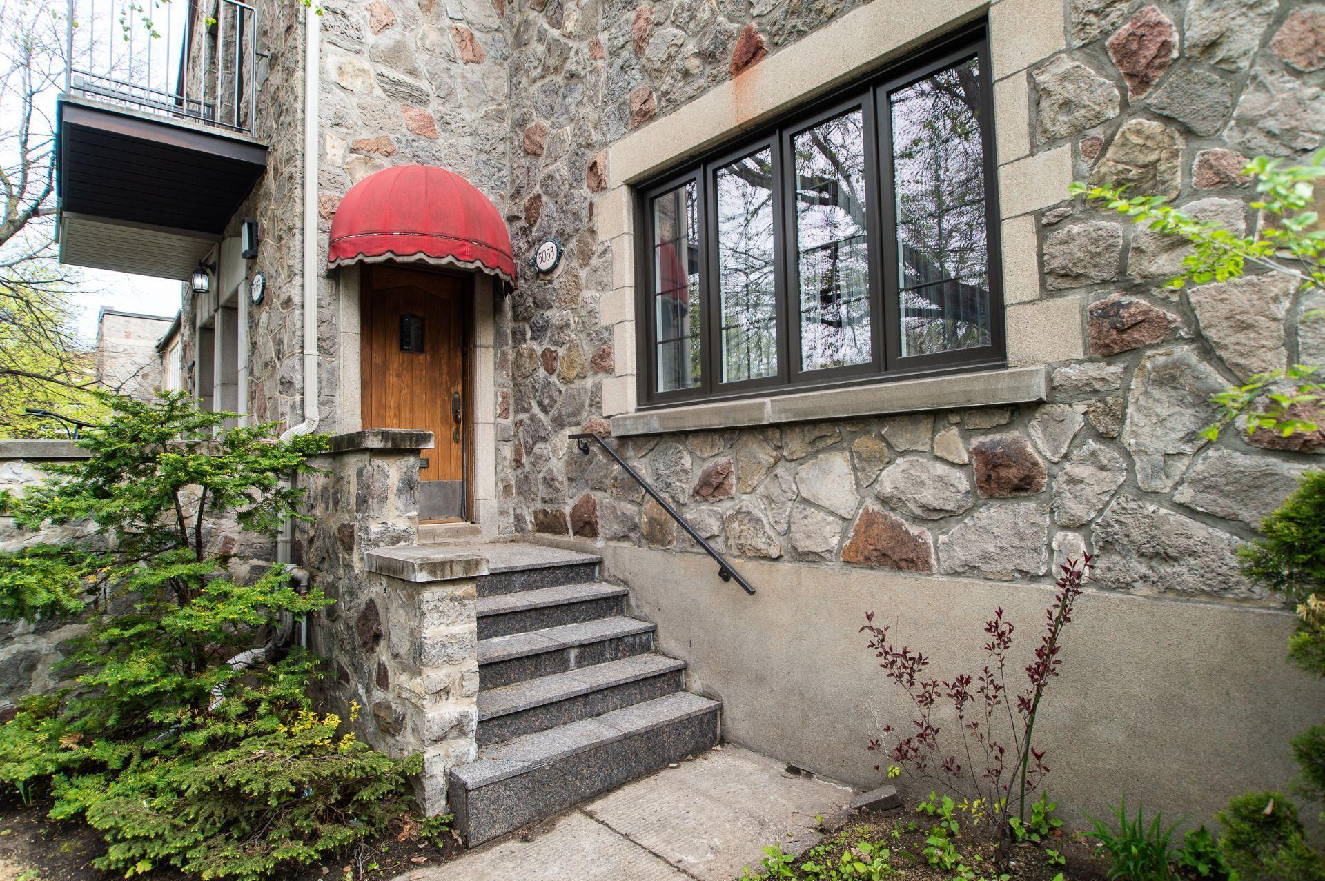 









5053


Av. Victoria

,
Montréal (Côte-des-Neiges/Notre-Dame-de-Grâce),




QC
H3W2N2

