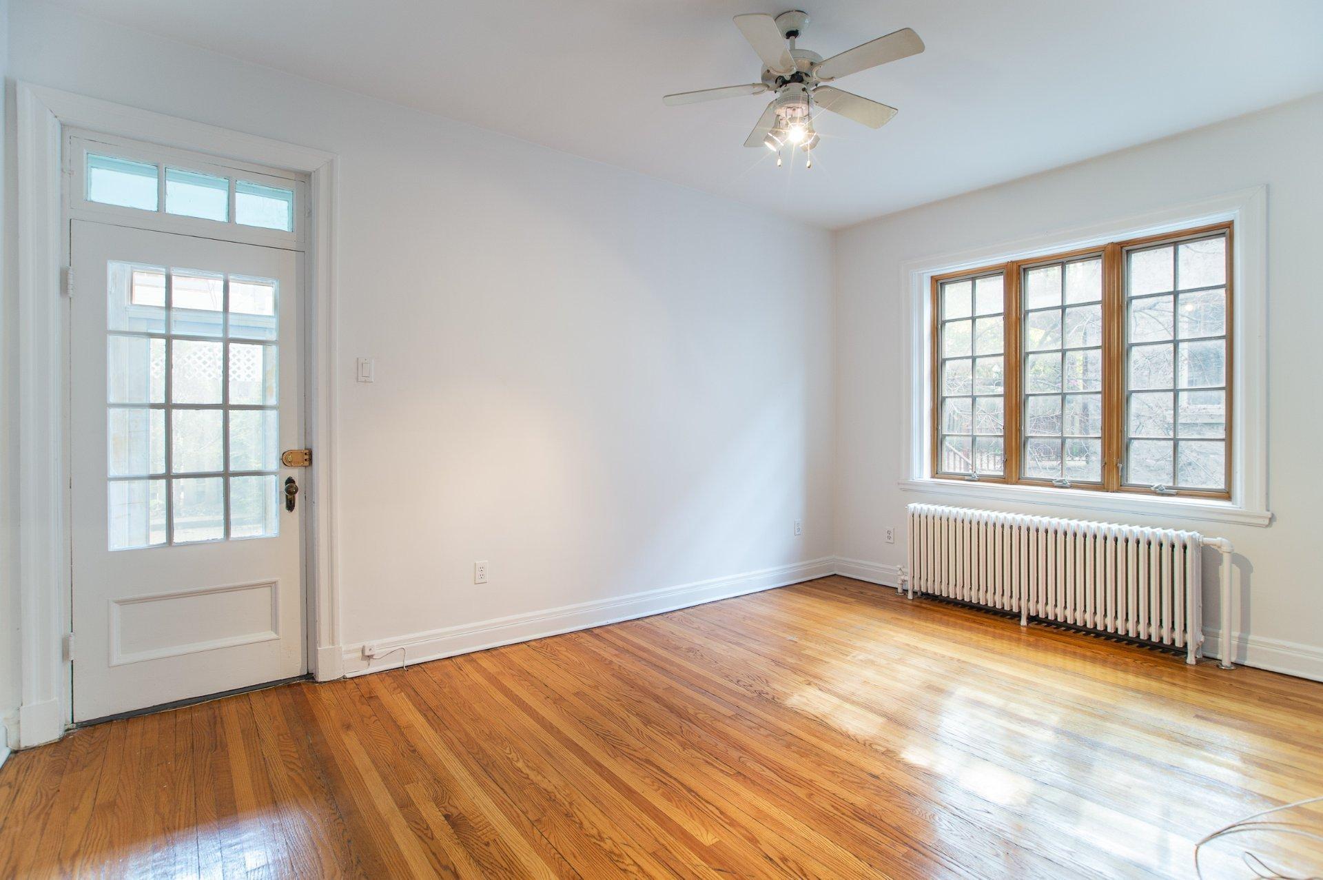 









5053


Av. Victoria

,
Montréal (Côte-des-Neiges/Notre-Dame-de-Grâce),




QC
H3W2N2

