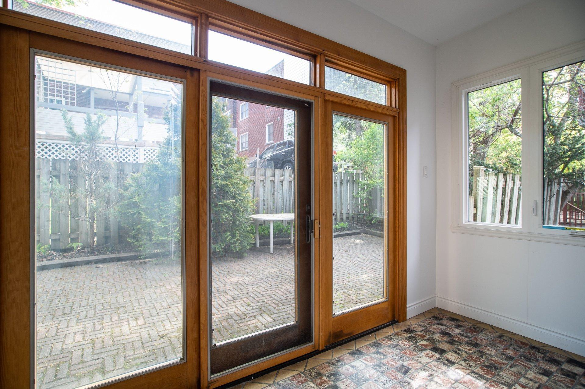 









5053


Av. Victoria

,
Montréal (Côte-des-Neiges/Notre-Dame-de-Grâce),




QC
H3W2N2

