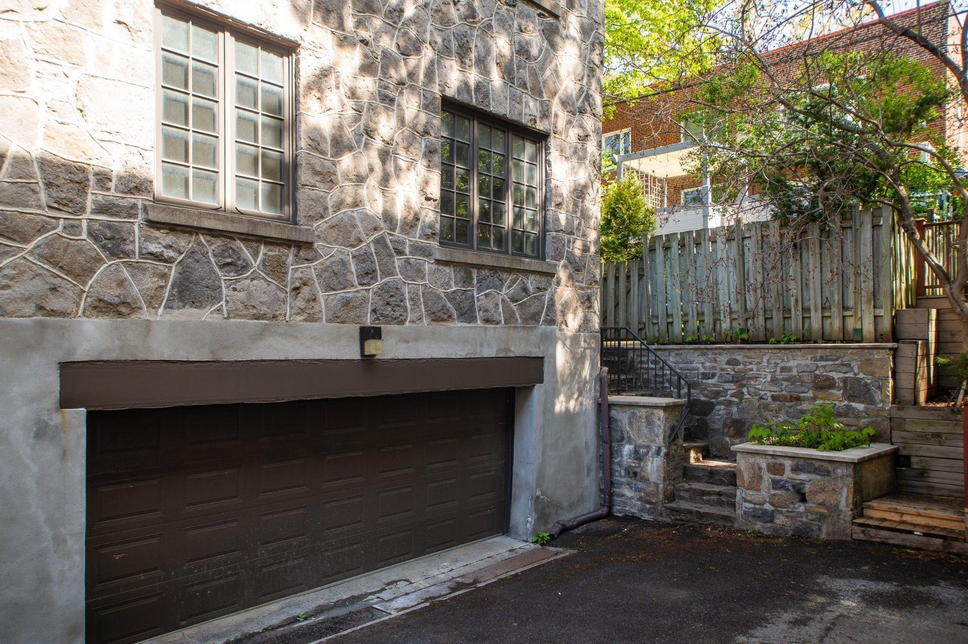 









5053


Av. Victoria

,
Montréal (Côte-des-Neiges/Notre-Dame-de-Grâce),




QC
H3W2N2

