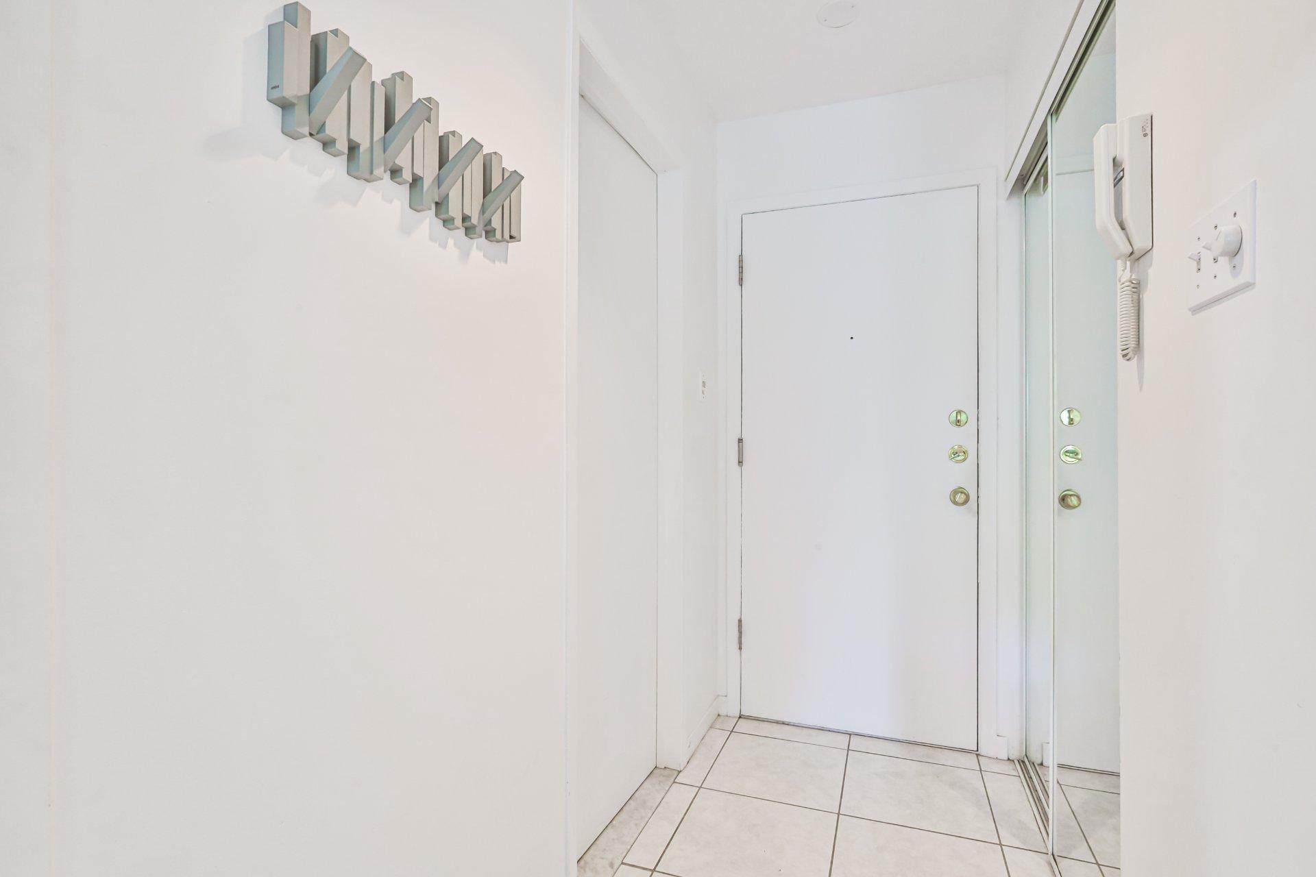 









7075


Rue Bombardier

, 207,
Montréal (Anjou),




QC
H1J2X1

