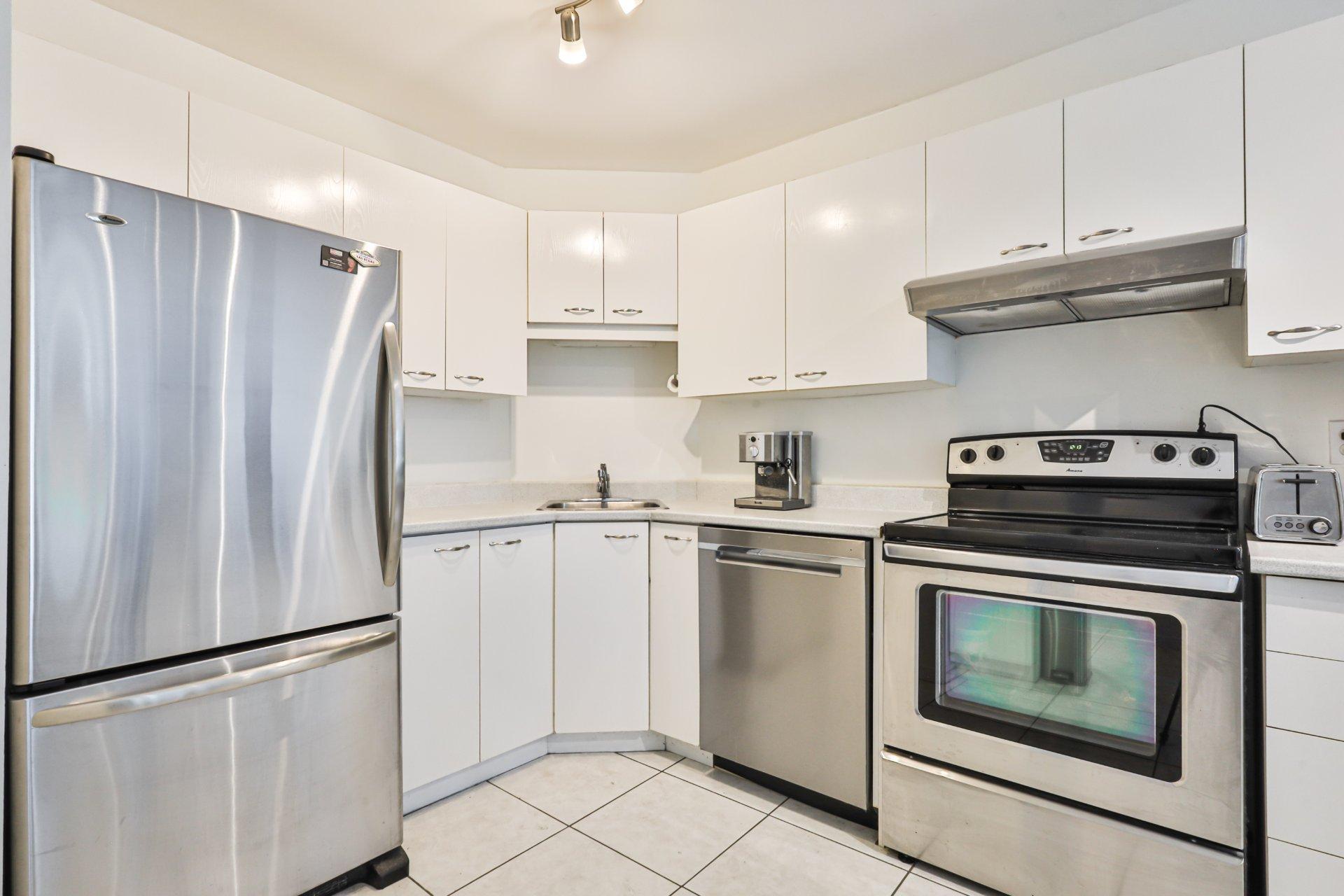 









7075


Rue Bombardier

, 207,
Montréal (Anjou),




QC
H1J2X1

