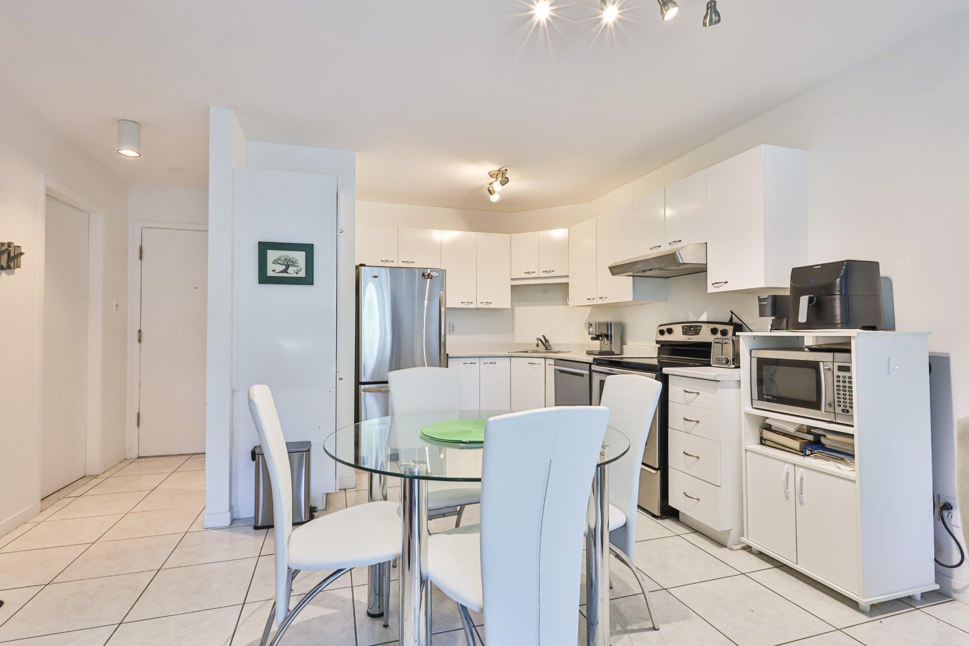 









7075


Rue Bombardier

, 207,
Montréal (Anjou),




QC
H1J2X1

