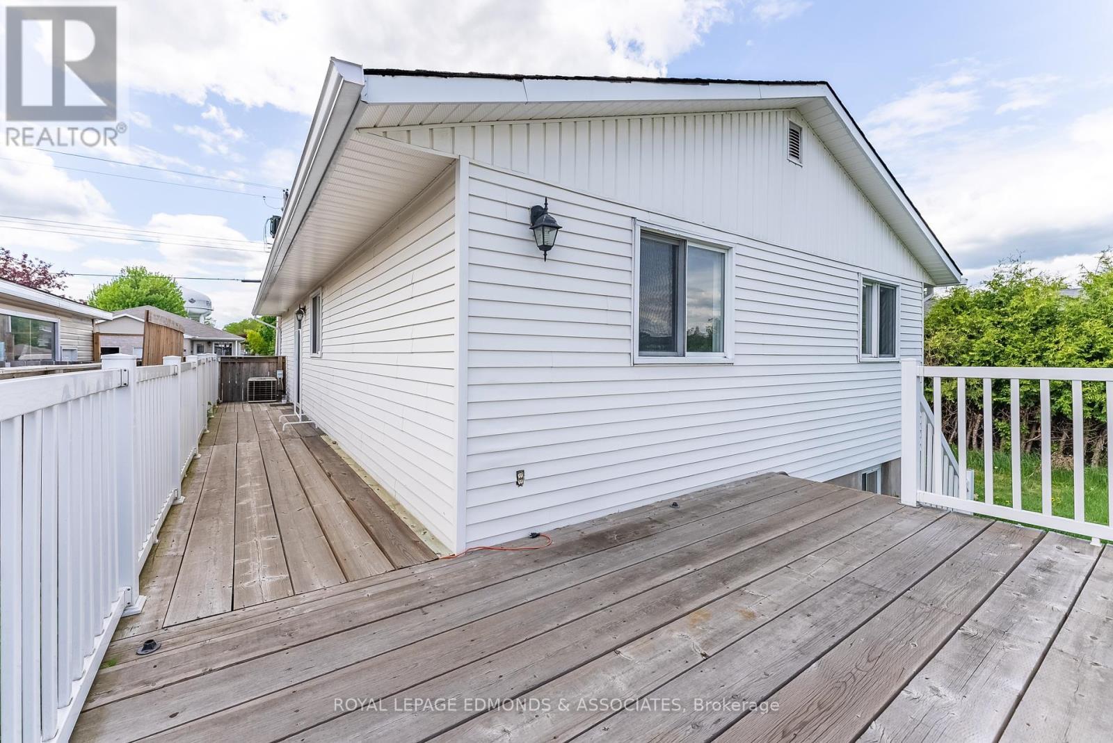 












513 BROADVIEW DRIVE

,
Pembroke,




Ontario
K8A7W2

