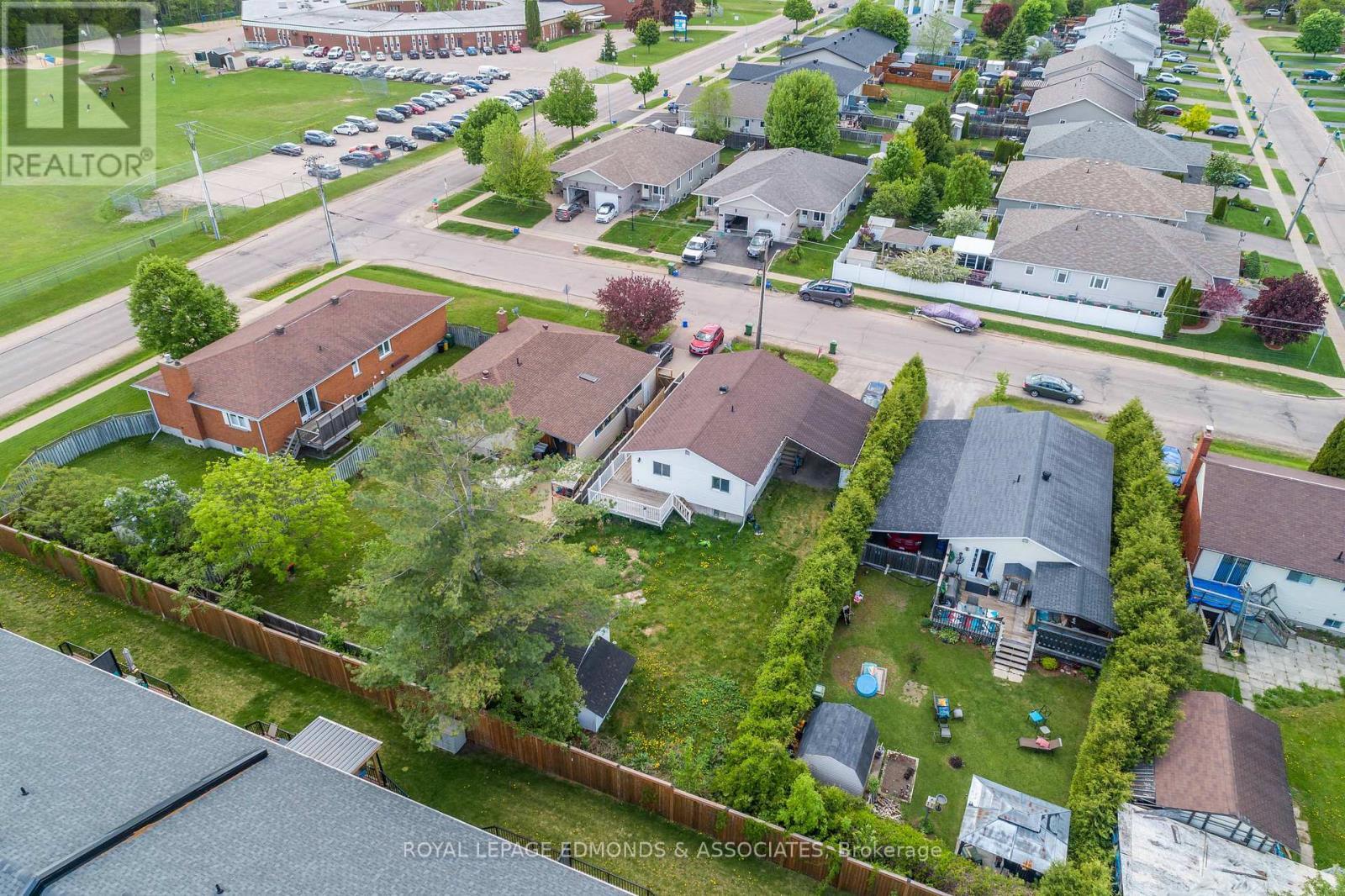 












513 BROADVIEW DRIVE

,
Pembroke,




Ontario
K8A7W2


