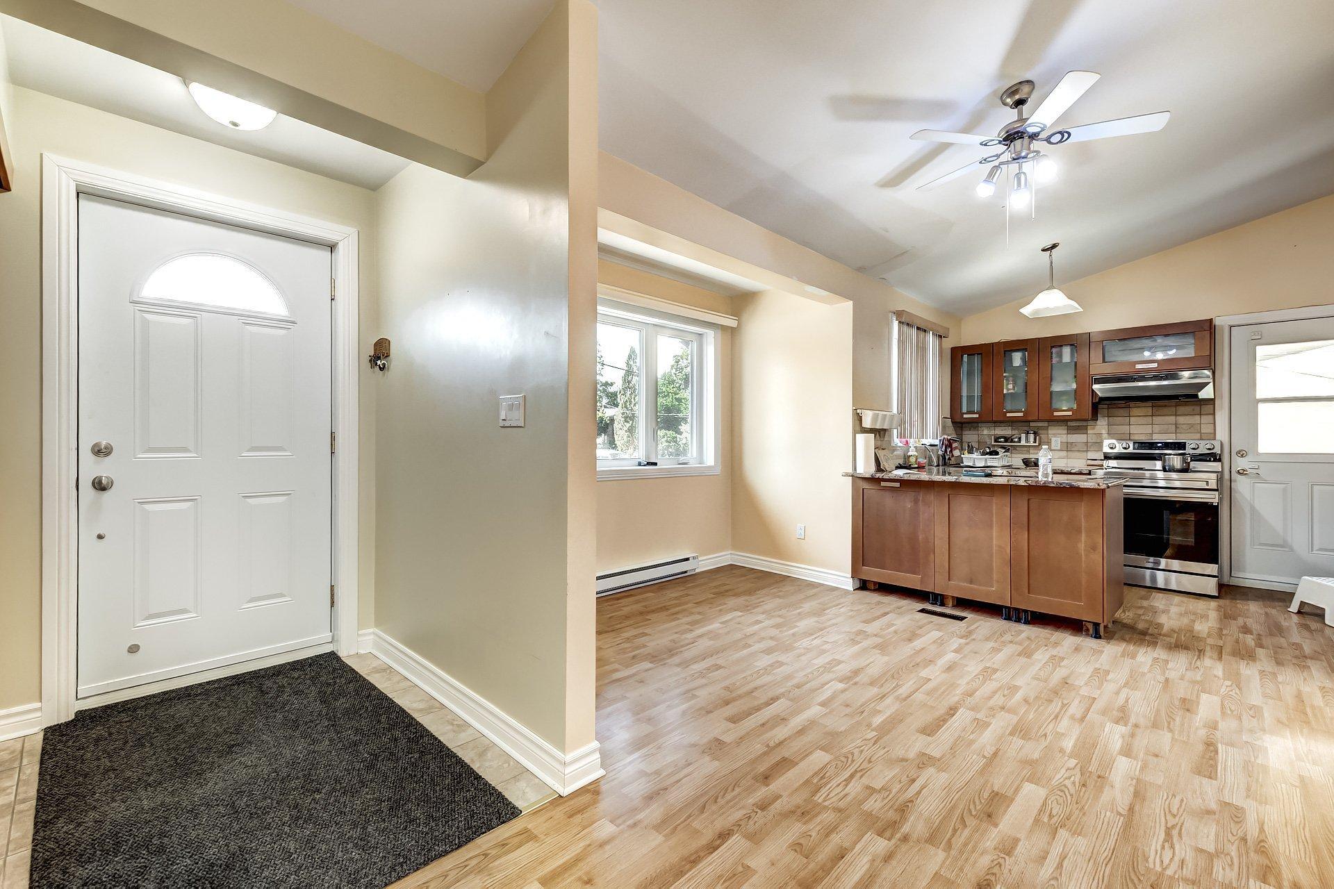 









75


17e Avenue

,
Montréal (Pierrefonds-Roxboro),




QC
H8Y3A5

