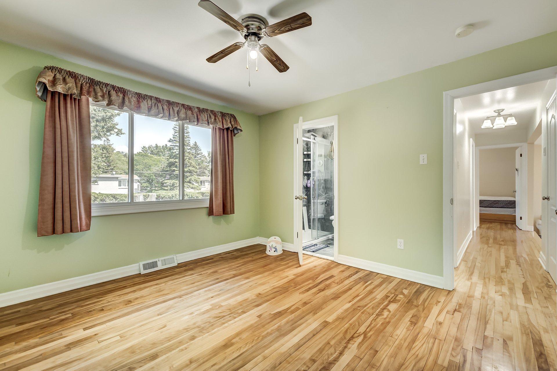 









75


17e Avenue

,
Montréal (Pierrefonds-Roxboro),




QC
H8Y3A5

