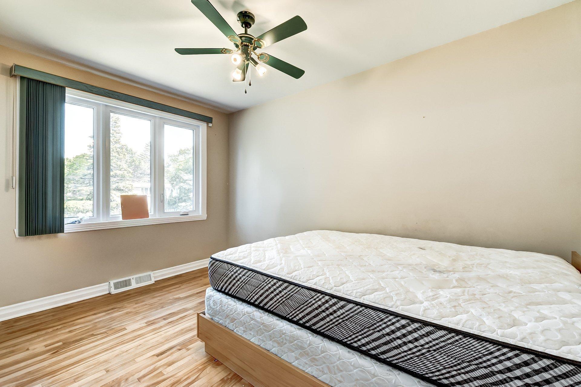









75


17e Avenue

,
Montréal (Pierrefonds-Roxboro),




QC
H8Y3A5

