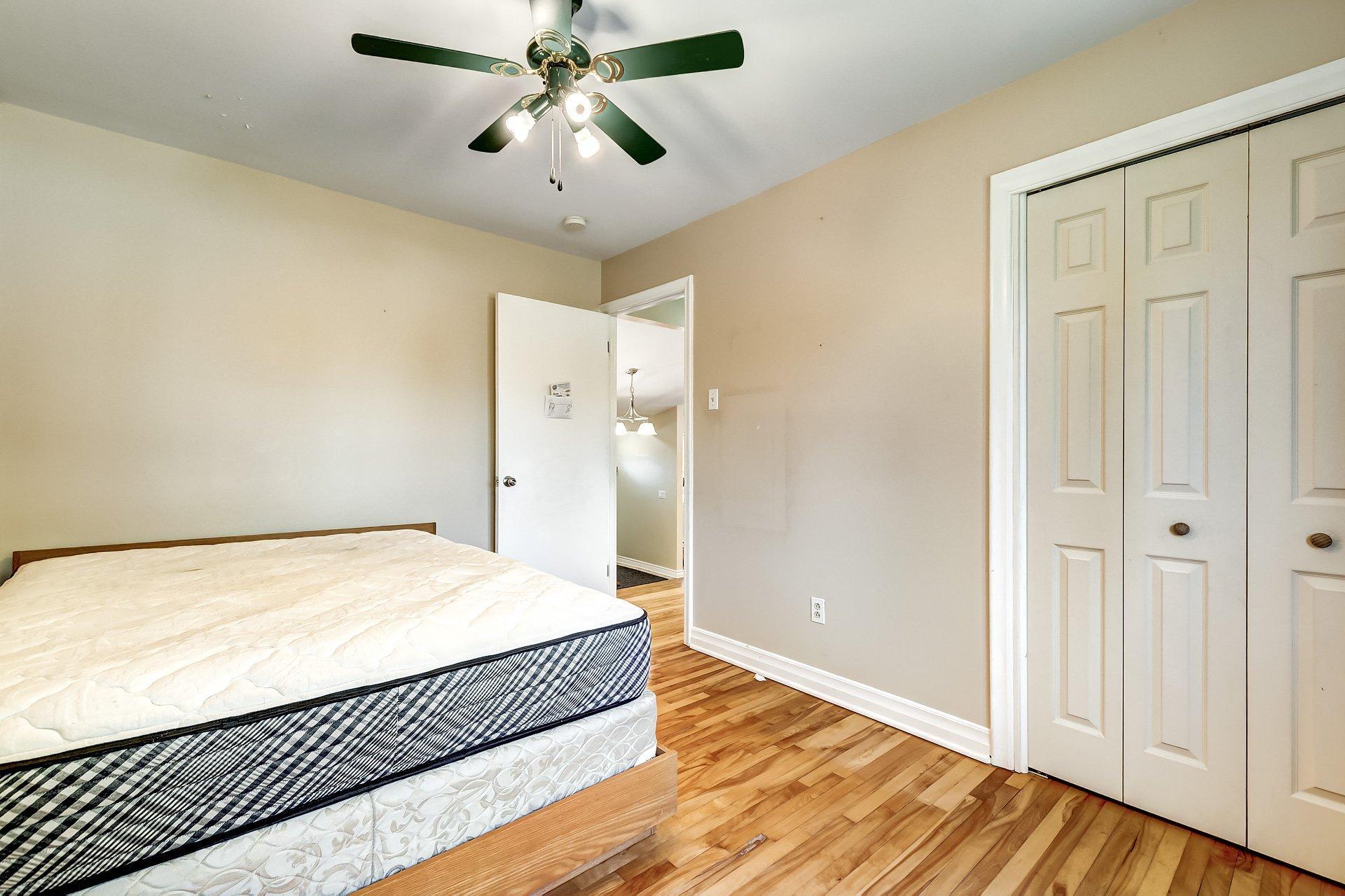 









75


17e Avenue

,
Montréal (Pierrefonds-Roxboro),




QC
H8Y3A5

