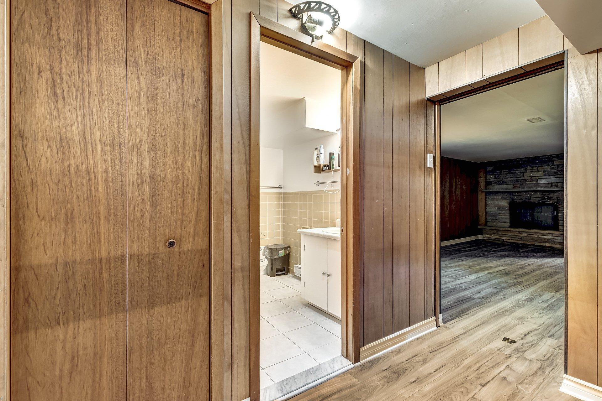 









75


17e Avenue

,
Montréal (Pierrefonds-Roxboro),




QC
H8Y3A5

