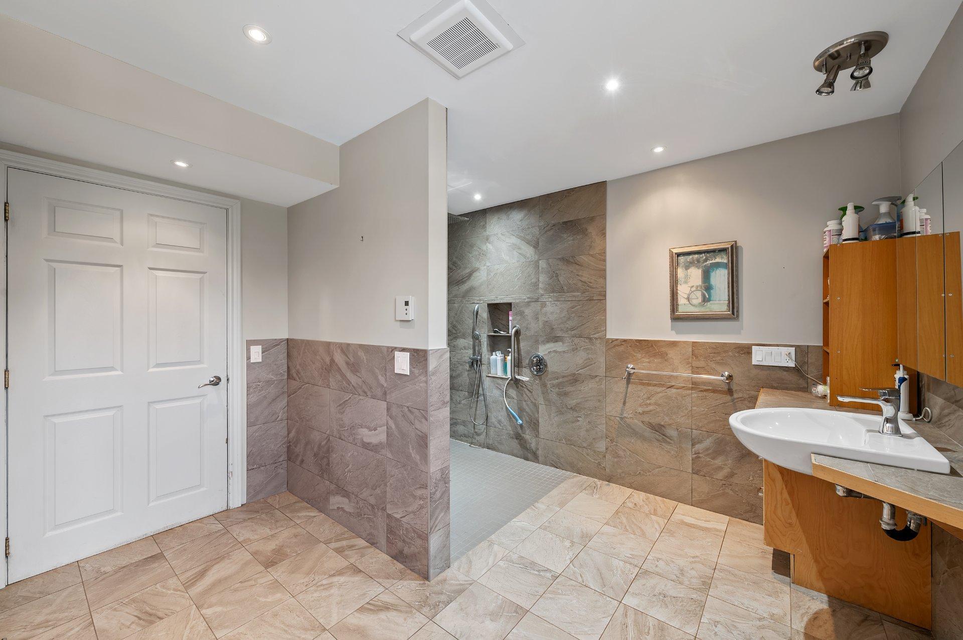 









9065

 - 9067


Ch. Ladouceur

,
Sainte-Agathe-des-Monts,







QC
J8C3R8

