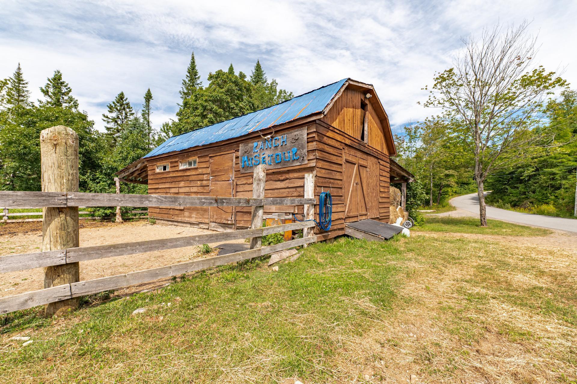 









9065

 - 9067


Ch. Ladouceur

,
Sainte-Agathe-des-Monts,







QC
J8C3R8

