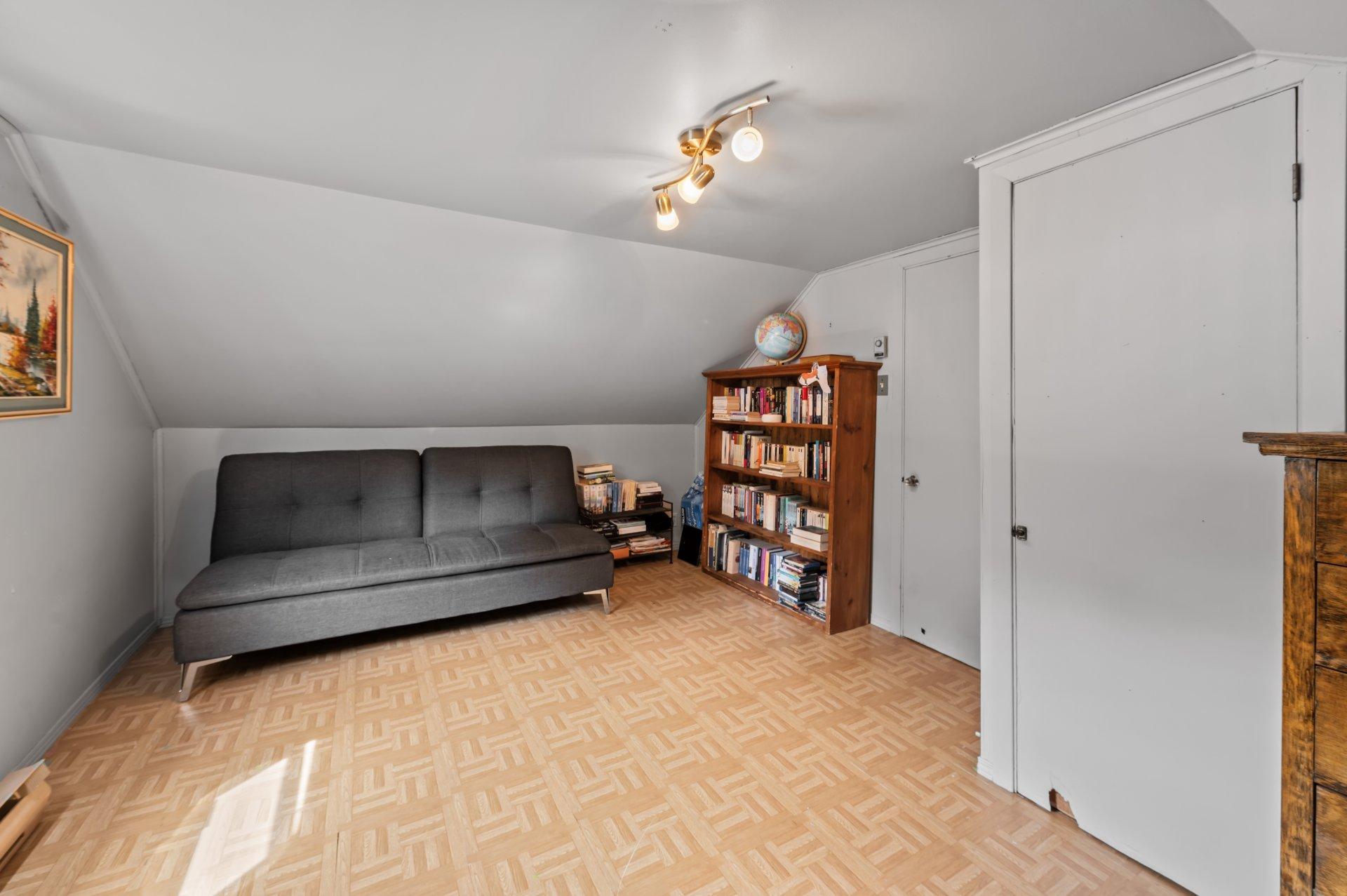 









9065

 - 9067


Ch. Ladouceur

,
Sainte-Agathe-des-Monts,







QC
J8C3R8

