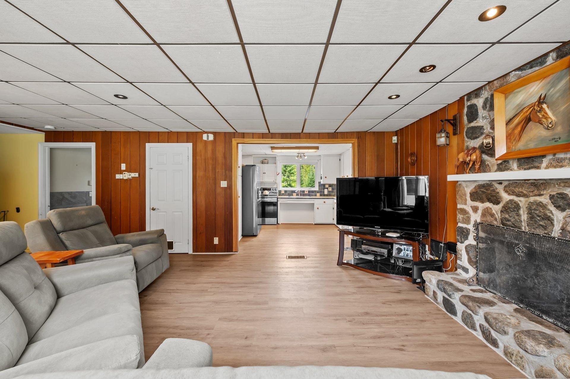 









9065

 - 9067


Ch. Ladouceur

,
Sainte-Agathe-des-Monts,







QC
J8C3R8

