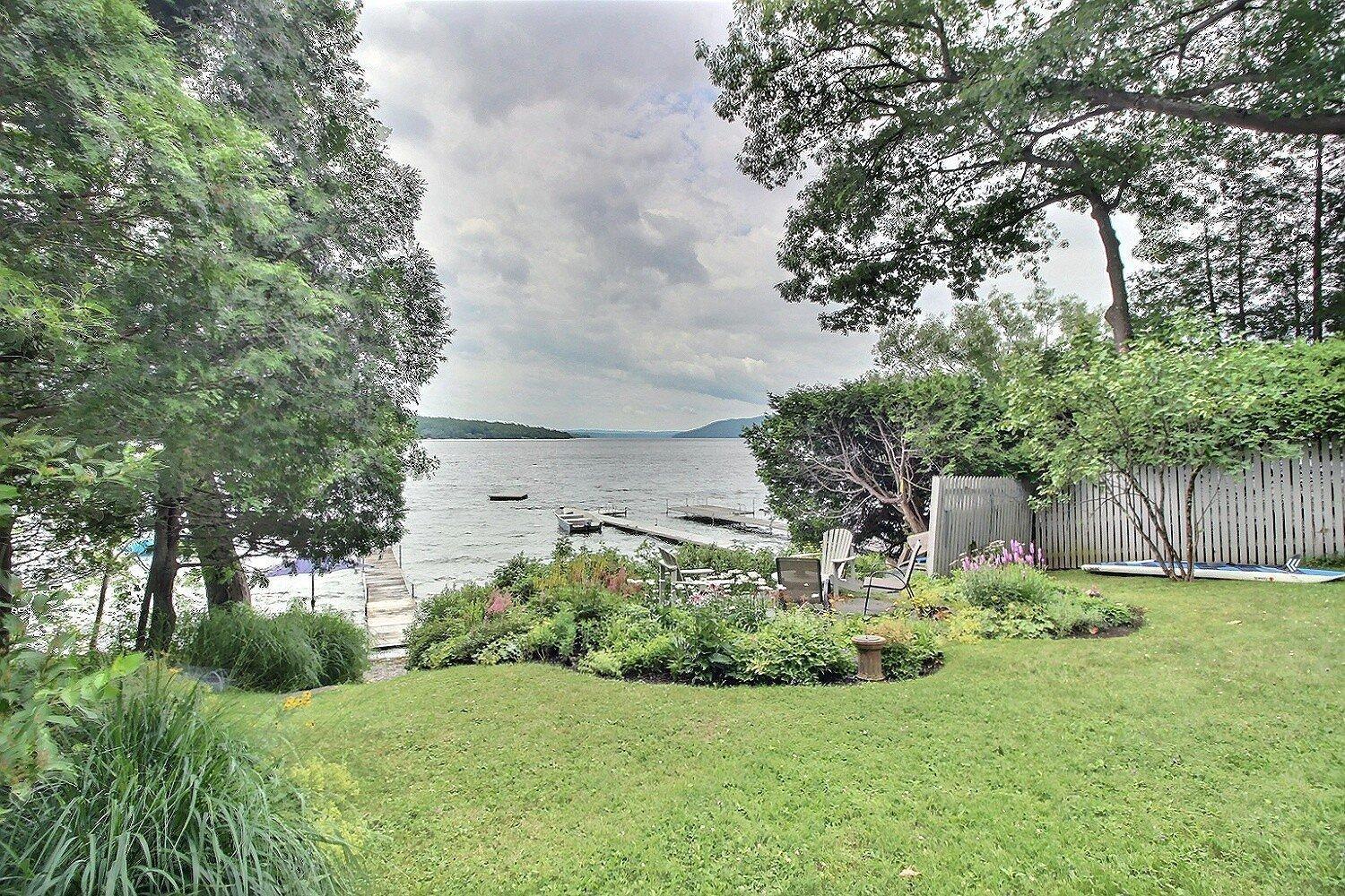 









4205


Ch. Magog

,
North Hatley,




QC
J0B2C0

