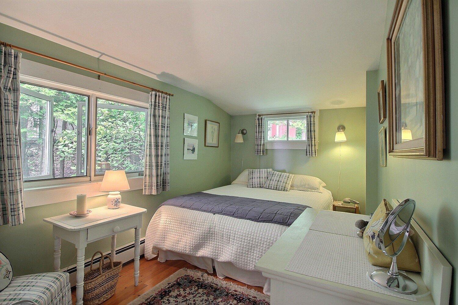 









4205


Ch. Magog

,
North Hatley,




QC
J0B2C0


