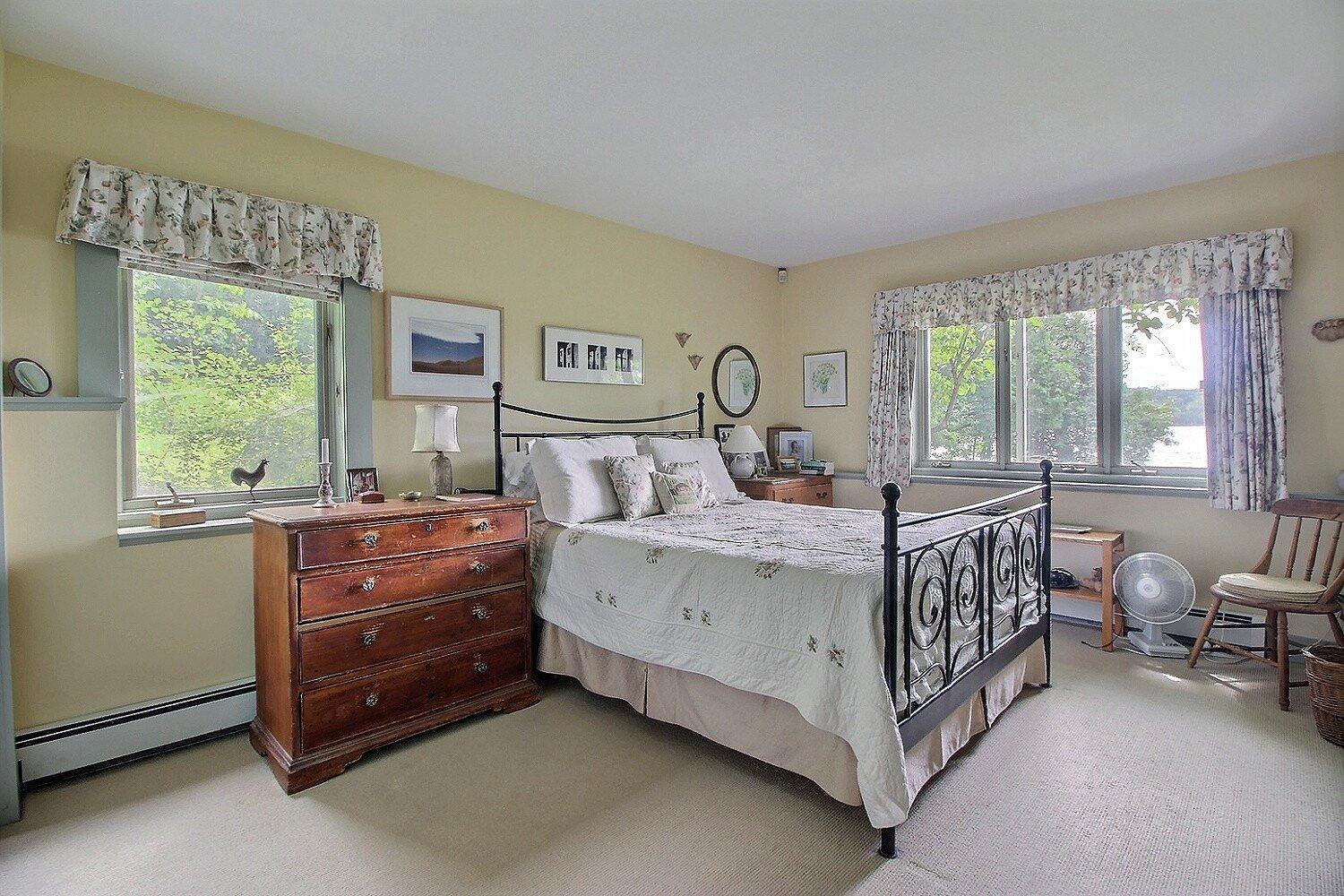 









4205


Ch. Magog

,
North Hatley,




QC
J0B2C0

