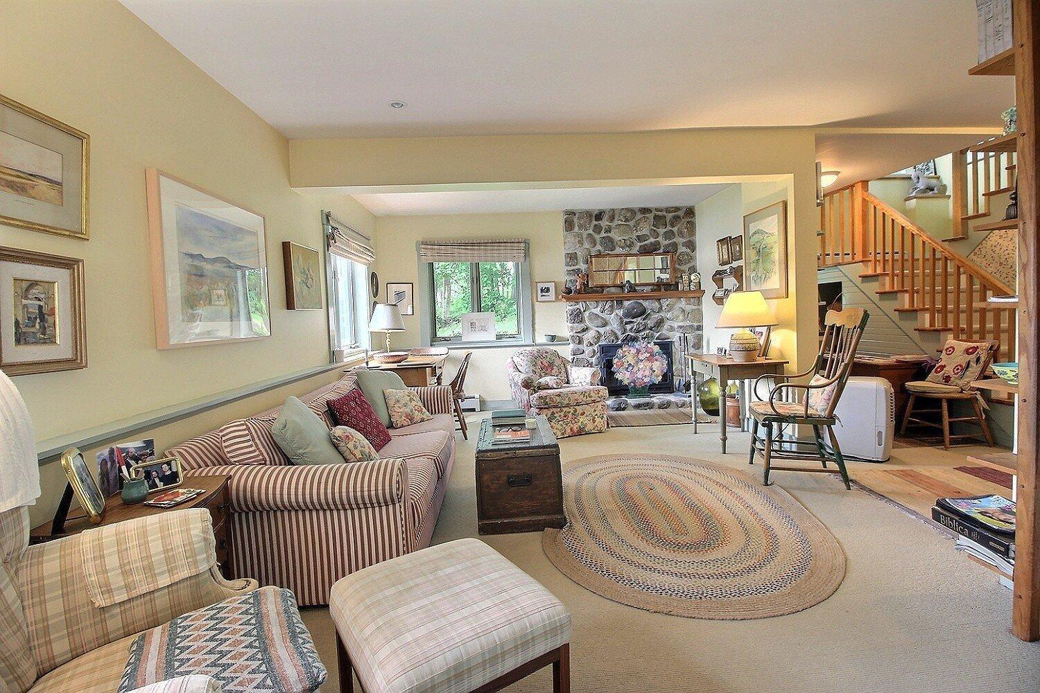 









4205


Ch. Magog

,
North Hatley,




QC
J0B2C0

