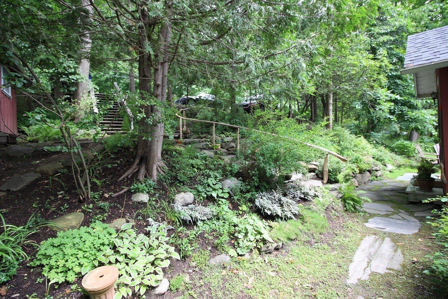 









4205


Ch. Magog

,
North Hatley,




QC
J0B2C0

