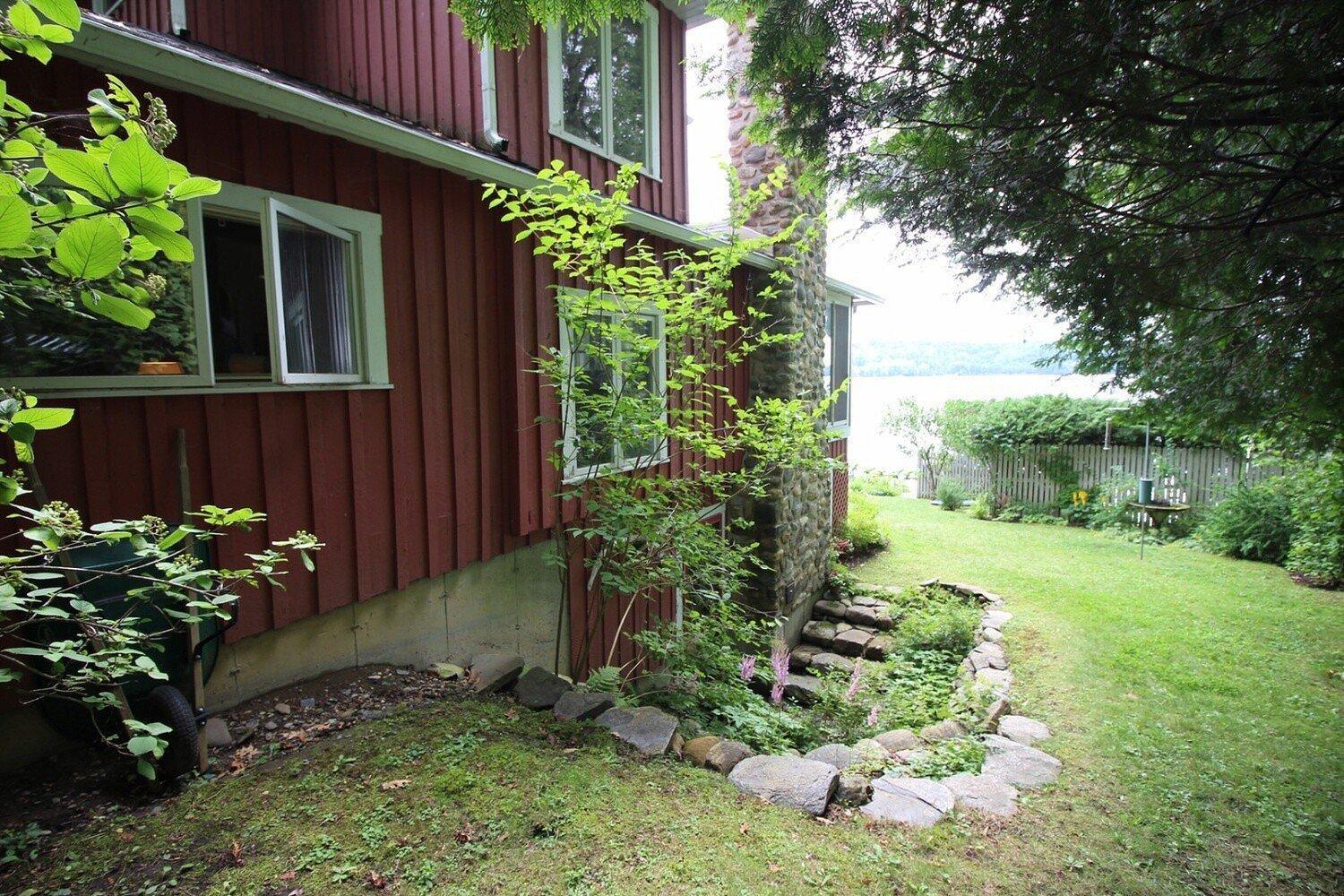 









4205


Ch. Magog

,
North Hatley,




QC
J0B2C0

