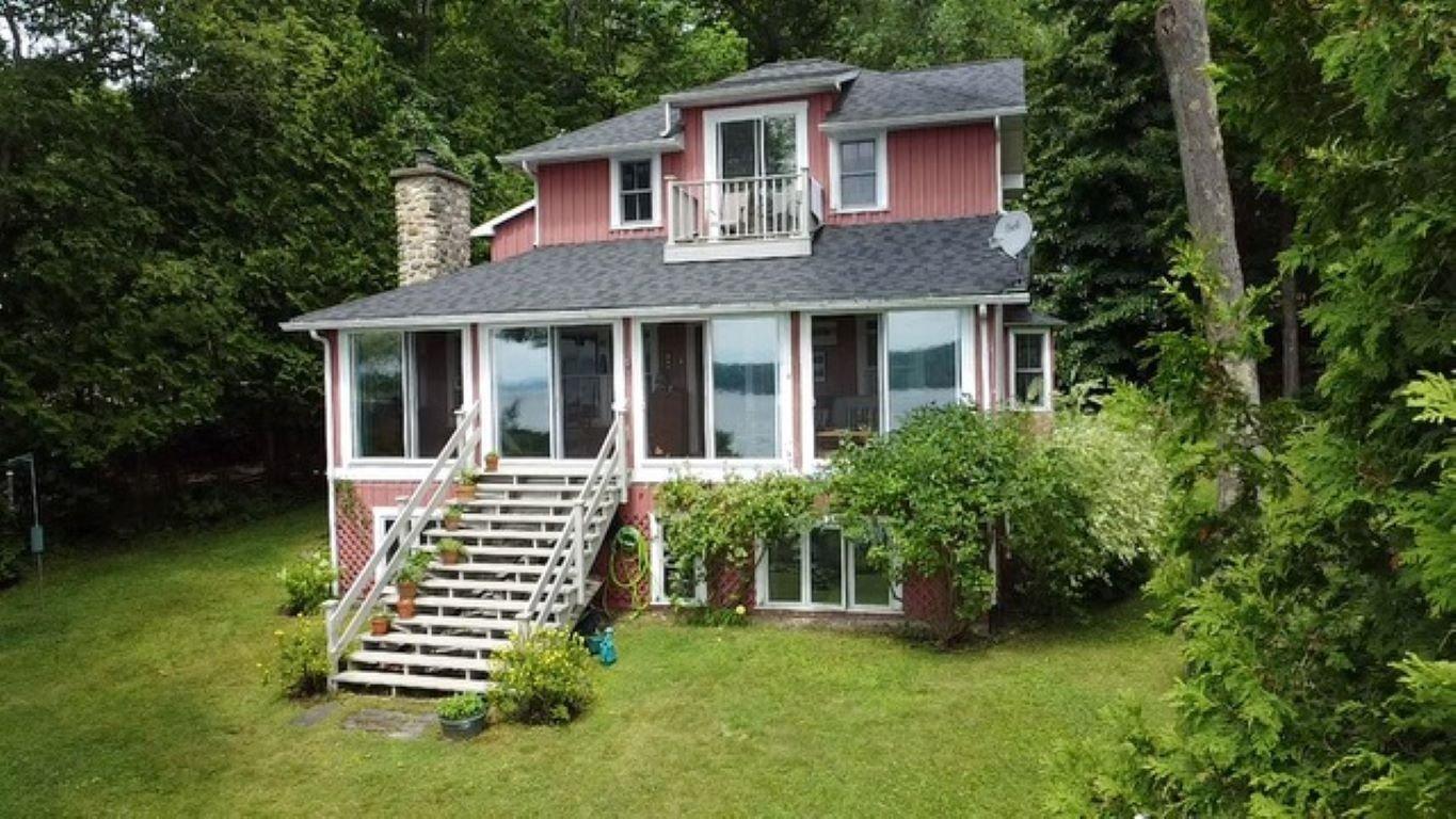 









4205


Ch. Magog

,
North Hatley,




QC
J0B2C0

