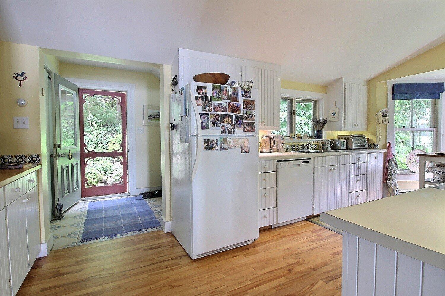 









4205


Ch. Magog

,
North Hatley,




QC
J0B2C0

