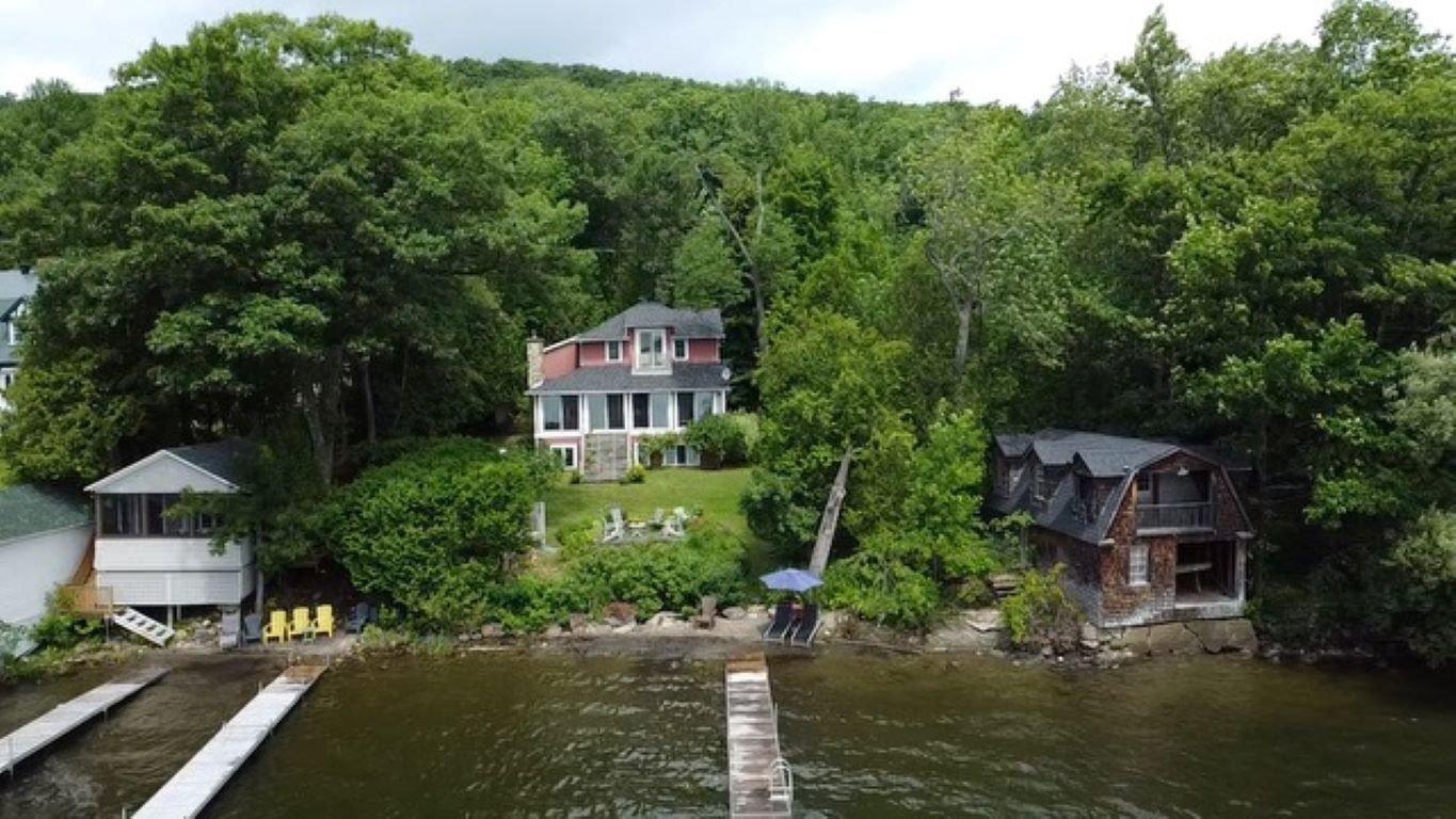 









4205


Ch. Magog

,
North Hatley,




QC
J0B2C0


