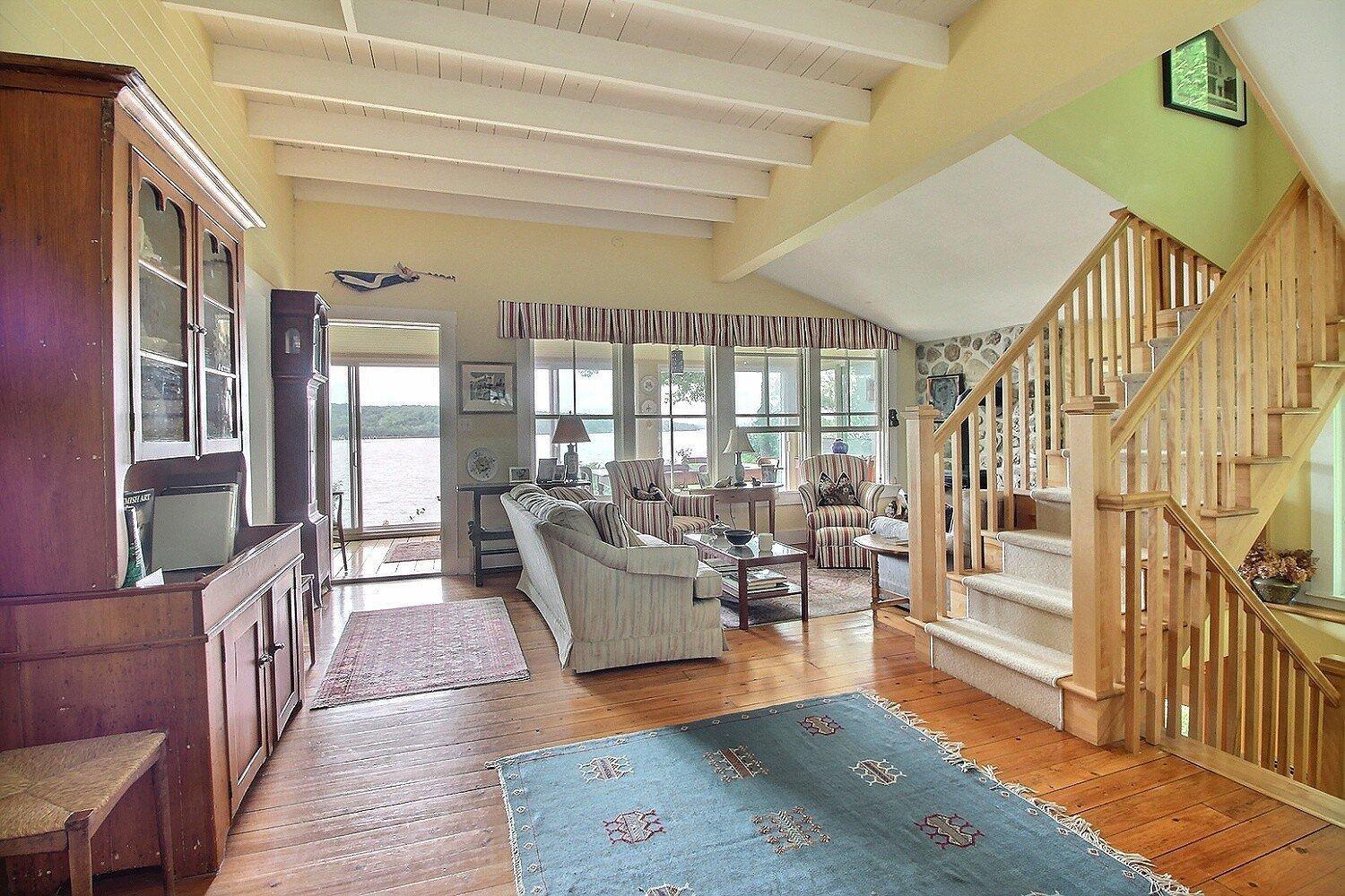 









4205


Ch. Magog

,
North Hatley,




QC
J0B2C0

