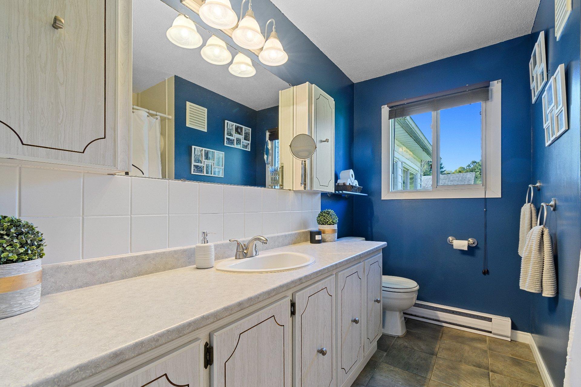 









334


Ch. des Outaouais

,
L'Île-du-Grand-Calumet,




QC
J0X1J0

