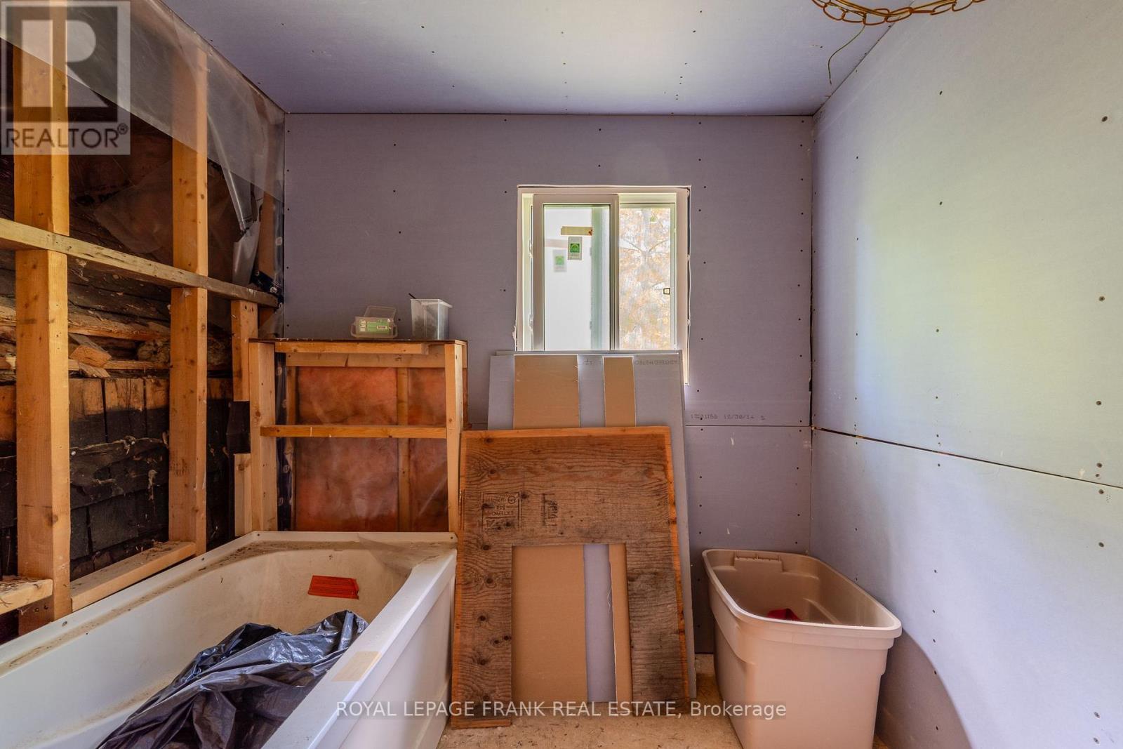 












91 CENTRE STREET

,
Scugog,




Ontario
L0B1E0

