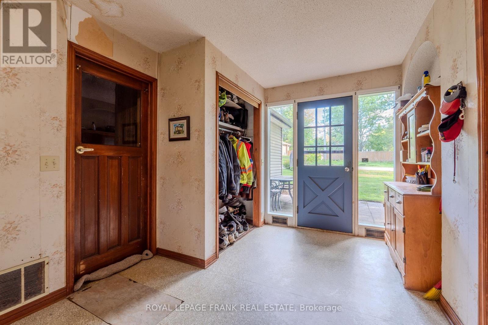 












91 CENTRE STREET

,
Scugog,




Ontario
L0B1E0

