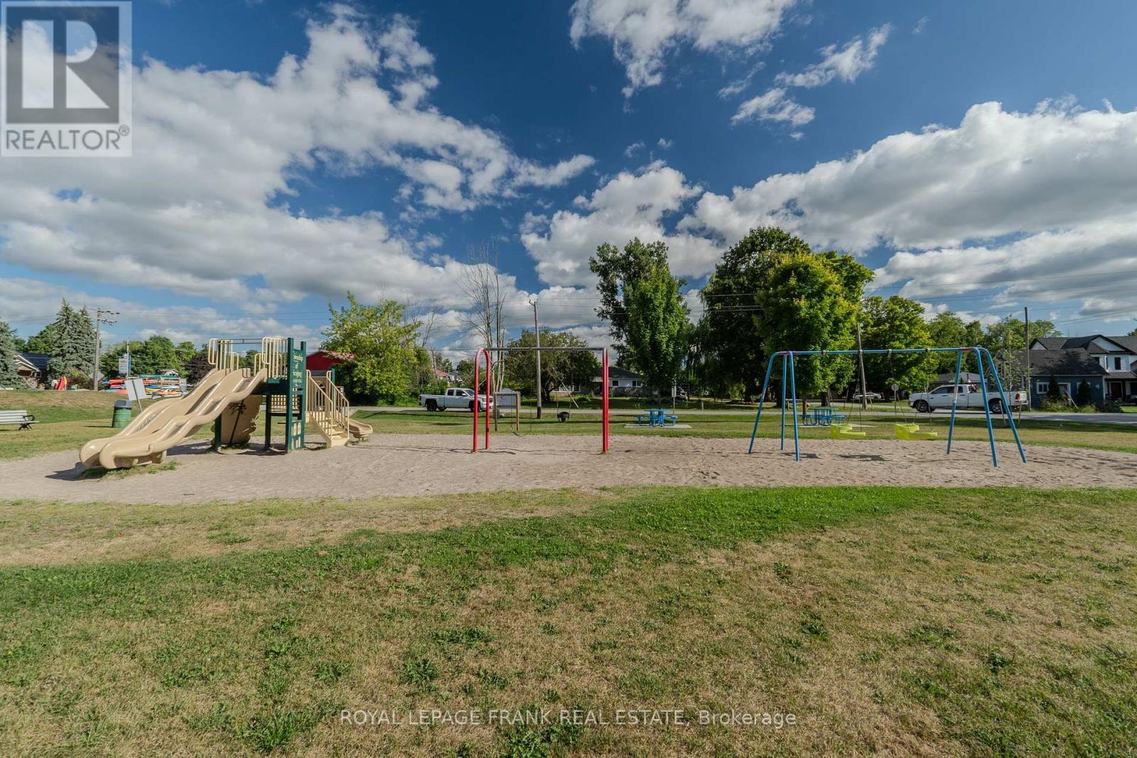 












91 CENTRE STREET

,
Scugog,




Ontario
L0B1E0

